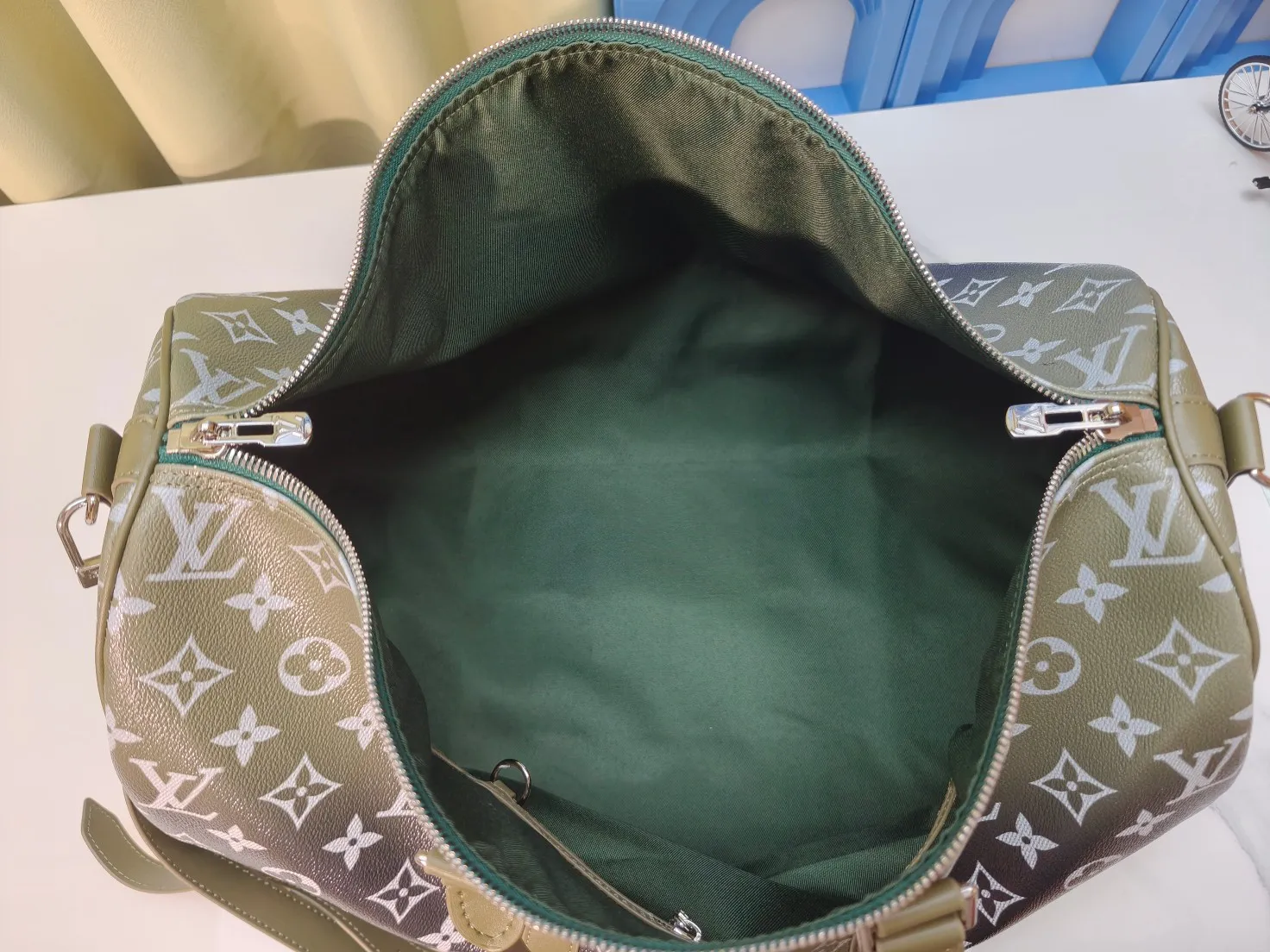 P340 💰 M11558 41416 41414 Black Gradient Blue Green Louis Vuitton LV 24FW New Monogram Black Presbyopia Gradient Blue Presbyopia Series Messenger Messenger Bag Montsouris Satchel Keepall 50 Travel Bag Multiple Classic Styles Size: 50X29X23CM