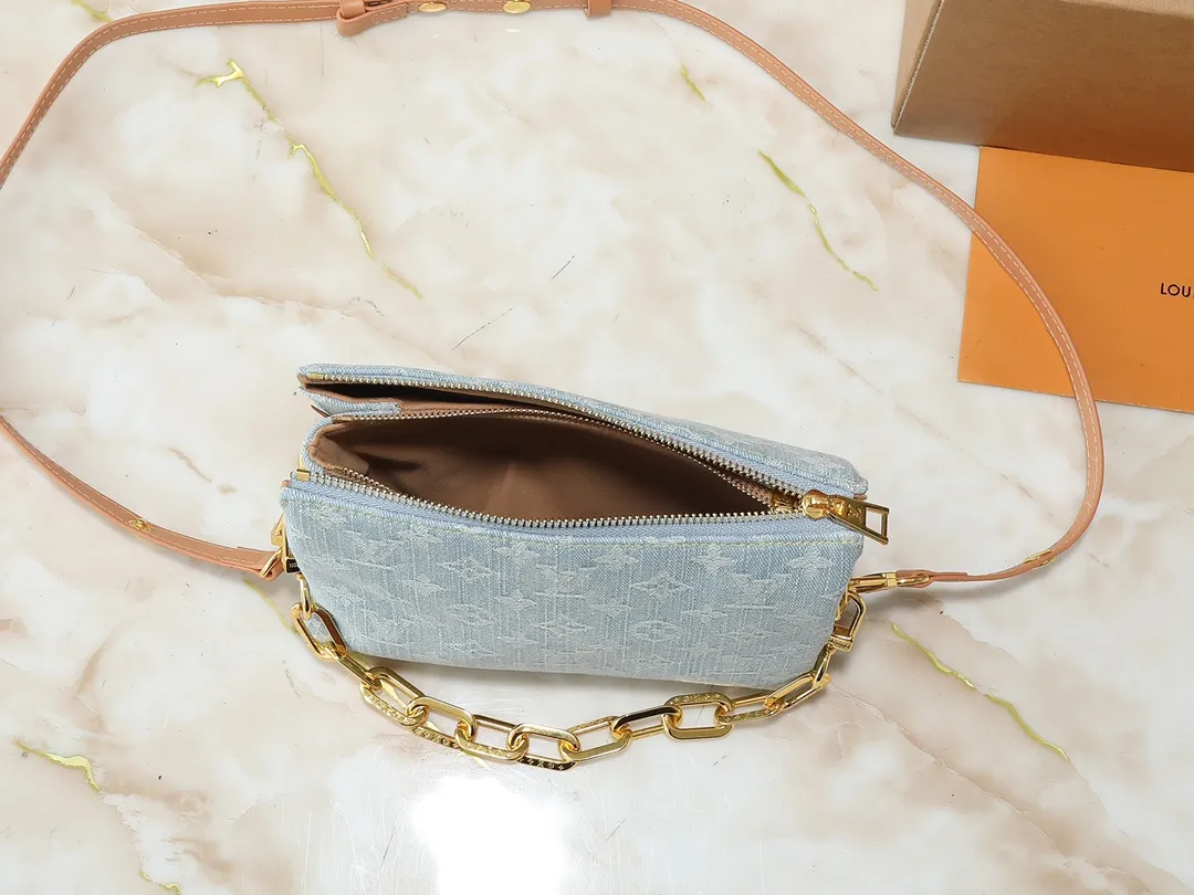 💰240💰Upgraded from the original M59598 M59389 M59396 M13233 M21259 M25218 M20770 M11401 This Coussin BB handbag is made of soft sheep leather with an embossed Monogram pattern. It has an inner compartment in a compact silhouette, making it an elegant choice for both day and night. Both the chunky chain and slim leather strap are removable, allowing for a variety of styling possibilities. Dimensions: 21.0 x 16.0 x 7.0 cm (length x height x width)