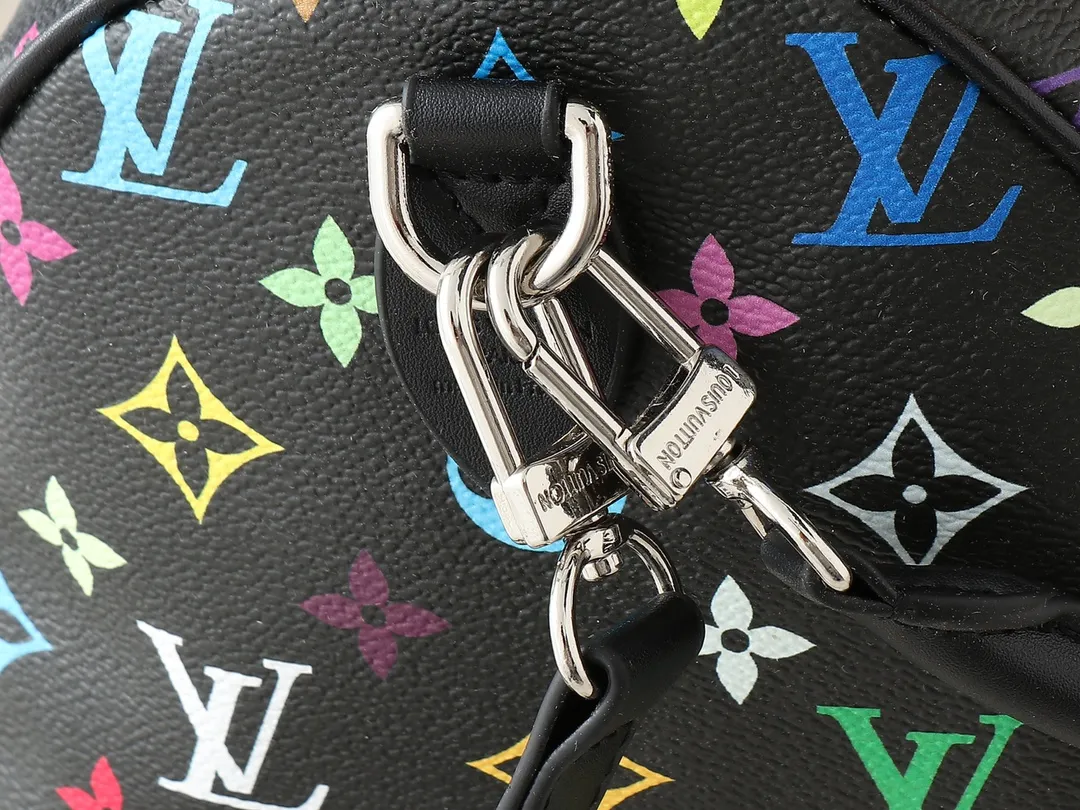💰300💰Upgraded original version M13805 M13257 M40391 lv Murakami Takashi co-branded NANOSPEEDY handbag This Nano Speedy handbag combines Monogram canvas and cow leather trim printing, with 33 colorful colors to interpret white tricolor and black tricolor. It has been launched in twelve sections and is very popular around the world and is loved by celebrities and celebrities. 30.0 x 21.0 x 17.0 cm