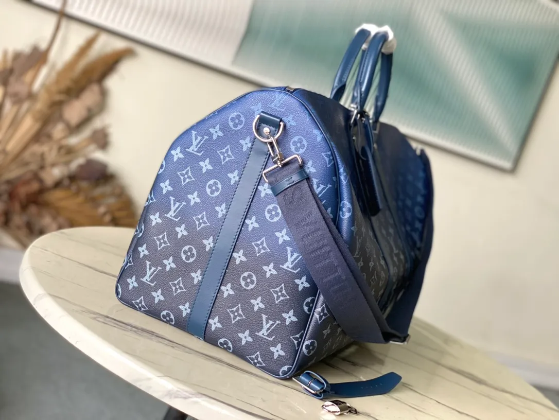 💰1340 Top original order M11558 black gradient blue Louis Vuitton LV 24FW Monogram new presbyopic bag Louis Vuitton LV 24FW New Monogram black presbyopic gradient blue presbyopic series Messenger messenger bag Montsouris satchel Keepall 55 travel bag multiple classic styles size: 55 X 27 X 20 cm