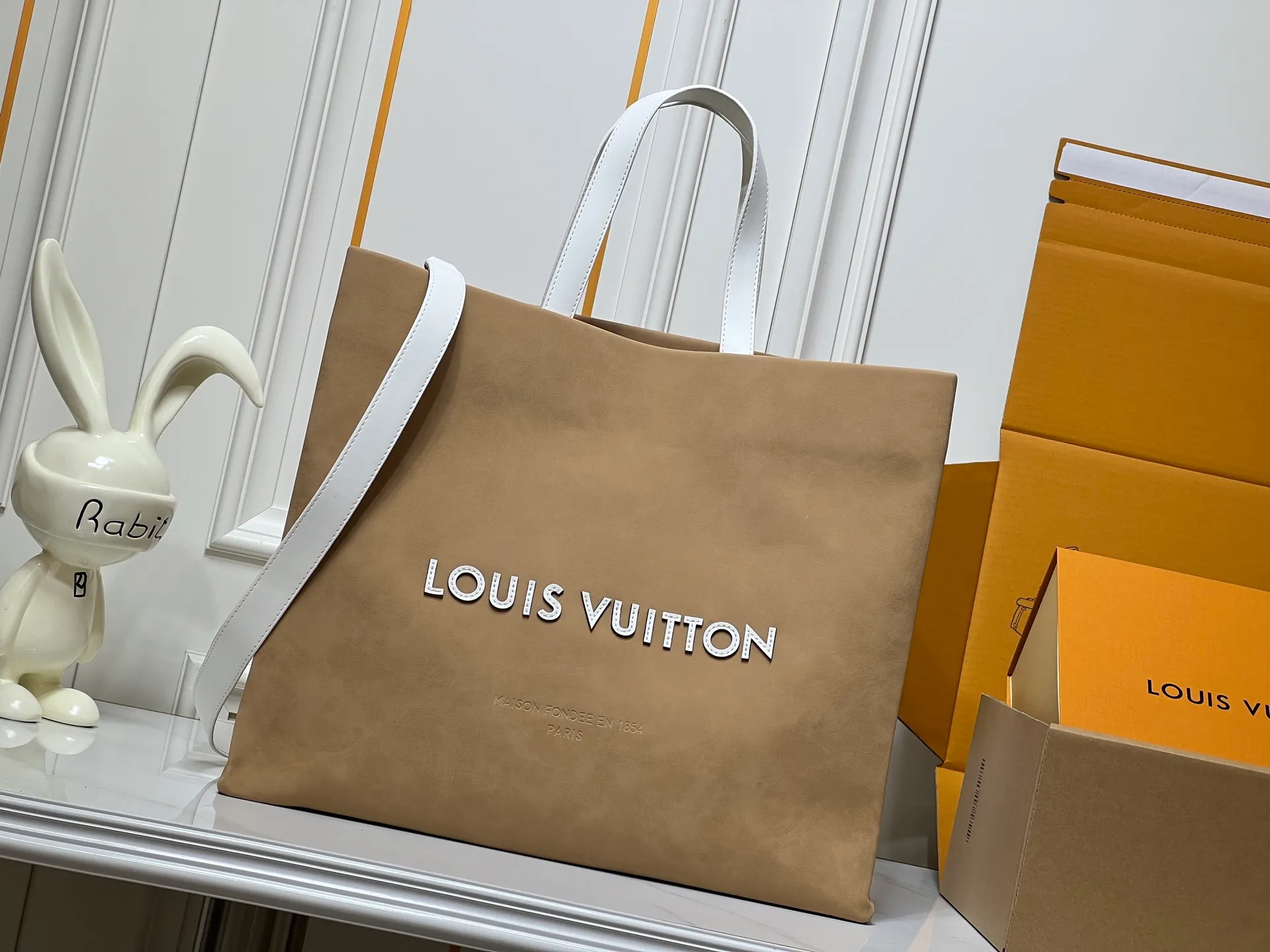 Batch 320💰M24457 Khaki Black Plaid Presbyopia Plaid Purple Grass Green Pink Black Orange Blue Green Gray Presbyopia Plaid Black Crocodile Pattern Orange Crocodile Pattern ✔️ This Shopper medium handbag draws inspiration from Louis Vuitton shopping bags, with the words Louis Vuitton and Maison Fondée En 1854 written on soft cow leather, with top handles and detachable shoulder straps. Dimensions: 42x34x16cm