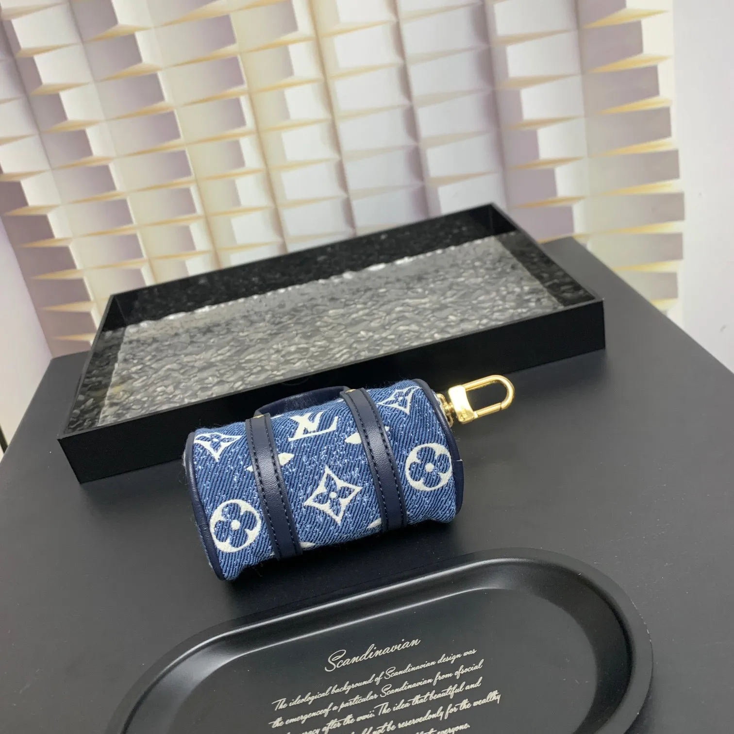💰200 shipped😍 MINI KEEPALL bag charm and keychain ☀️Louis Vuitton Louis Vuitton lv mini pillow bag pendant ☀️This Mini Keepall bag charm and keychain condenses the classic handbag configuration, boldly showing the spirit of adventure. Monogram canvas with LV inscribed hook buckle, whether hung on a belt or handbag, its zipper closure and built-in keychain ensure secure storage