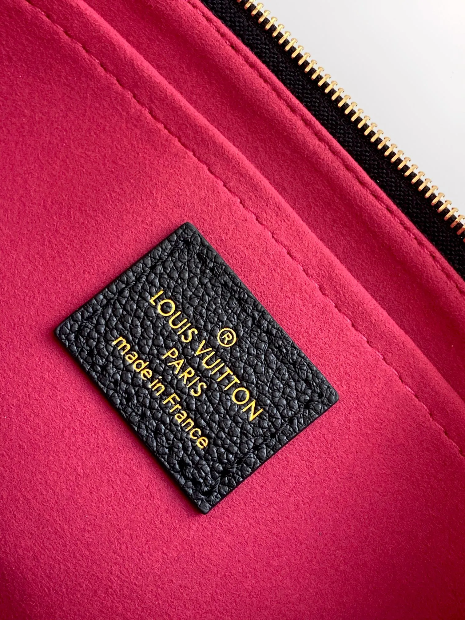 💰940 (top layer leather) top original single dynamic transcoding chip [three-piece mahjong bag] New full leather printing Highly practical in stock M22670 green M45777 black silk screen M80399 black embossed M80447 white embossed M45777 black silk screen M80447 white silk screen M45777 apricot embossed M45777 apricot silk screen M46093 color pink M46180 color blue [three-piece mahjong bag] New full leather printing Highly practical in stock M46569 off-white new version M45777 black silk screen M80399 black embossed M80447 white embossed M45777 black silk screen M80447 white silk screen M45777 apricot embossed M45777 apricot silk screen M46093 color pink. It is a must-have for celebrities and fashionable people. It has a very high appearance rate. It is not restricted by seasons. It is very suitable for matching clothes no matter what season. Carrying a three-piece mahjong bag will instantly transform you from an amateur to a fashion "blogger" who knows how to dress. Large: 23.5×13×4.5cm. Small: 18.5×11×4.5cm. 80%. A must-have for celebrities and fashionable people. It has a very high appearance rate. Not restricted by the season, it is very suitable for matching clothes no matter what season. Carrying a three-piece mahjong bag will instantly transform you from an amateur to a fashion "blogger" who knows how to dress 😎 Large: 23.5×13×4.5cm Small: 18.5×11×4.5cm 80%M It is a must-have for celebrities and fashionable people and has a very high appearance rate. Not restricted by the season, it is very suitable for matching clothes no matter what season. Carrying a three-piece mahjong bag on your back will instantly transform you from an amateur to a fashionable "blogger" who knows how to dress well 😎 Large: 23.5×13×4.5cm Small: 18.5×11×4.5cm 80%