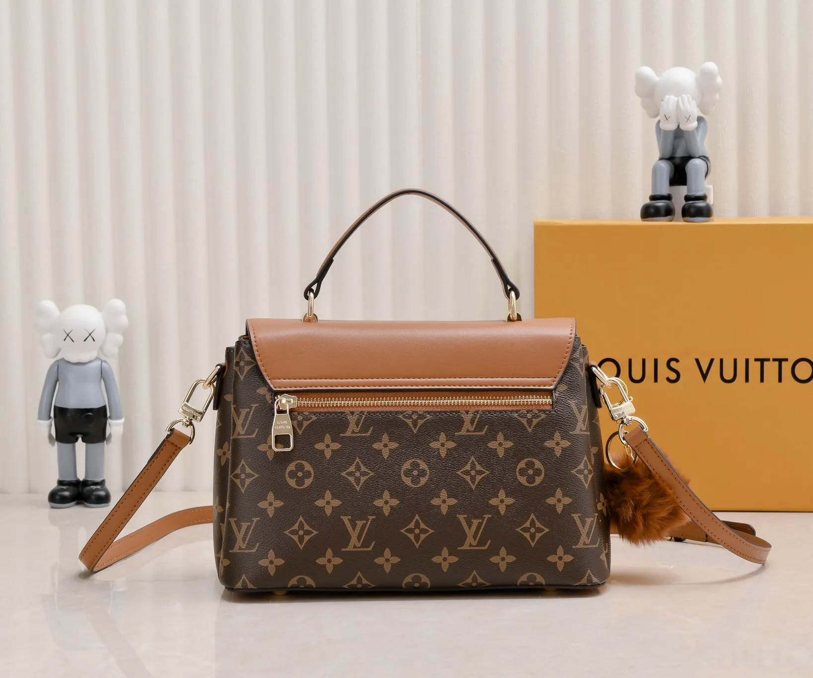¥500💰 Exclusive real shot-upgraded version ‼ ️New spring and summer products☀️ 💥Louis Vuitton 2023 popular practical and fashionable handheld crossbody model💪 Model: 56122🎉Color matching latest style Métis The unique shape exudes elegance. Presbyopic/yellow/original cowhide with original buckle hardware, made of soft Monogram canvas, has multiple practical pockets and three compartments. Size: length 27x height 18x ​​width 12cm