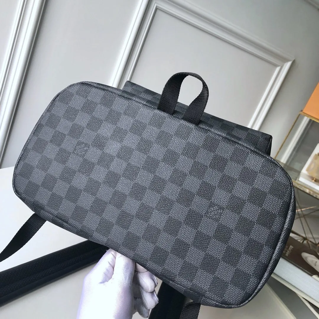 💰1040 Actual photos of the top original item 😍😍 N40005 ZACK Backpack This sports-style coated canvas Zack backpack is full of capacity and shows classic Louis Vuitton style. The flap, drawstring and metal buckle are all classic Louis. Vuitton design elements. - 45 x 30 x 20cm (Length x Height x Width) - Exterior in Louis Vuitton specially coated canvas - Textile lining - Cowhide leather trim - Silver metal hardware - Top handle - 2 leather shoulder straps - Flap + drawstring + buckle - 1 lined interior compartment - 1 double interior patch pocket.