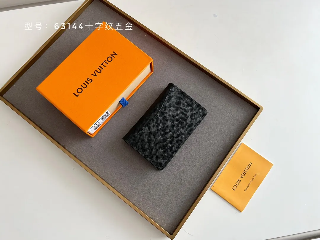 💰100 💎Top Original # Cross Pattern Hardware Small Card Holder Louis vuitton's pocket leather wallet has seven compartments, which can hold credit cards, bus cards, business cards, and even city maps. Damier canvas, leather edge - two credit card compartments - four inner compartments - one outer compartment. Model M63144 Cross Pattern Hardware Size: 7X11.