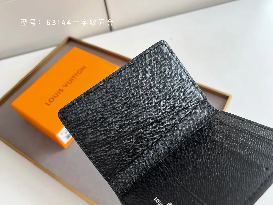 💰100 💎Top Original # Cross Pattern Hardware Small Card Holder Louis vuitton's pocket leather wallet has seven compartments, which can hold credit cards, bus cards, business cards, and even city maps. Damier canvas, leather edge - two credit card compartments - four inner compartments - one outer compartment. Model M63144 Cross Pattern Hardware Size: 7X11.