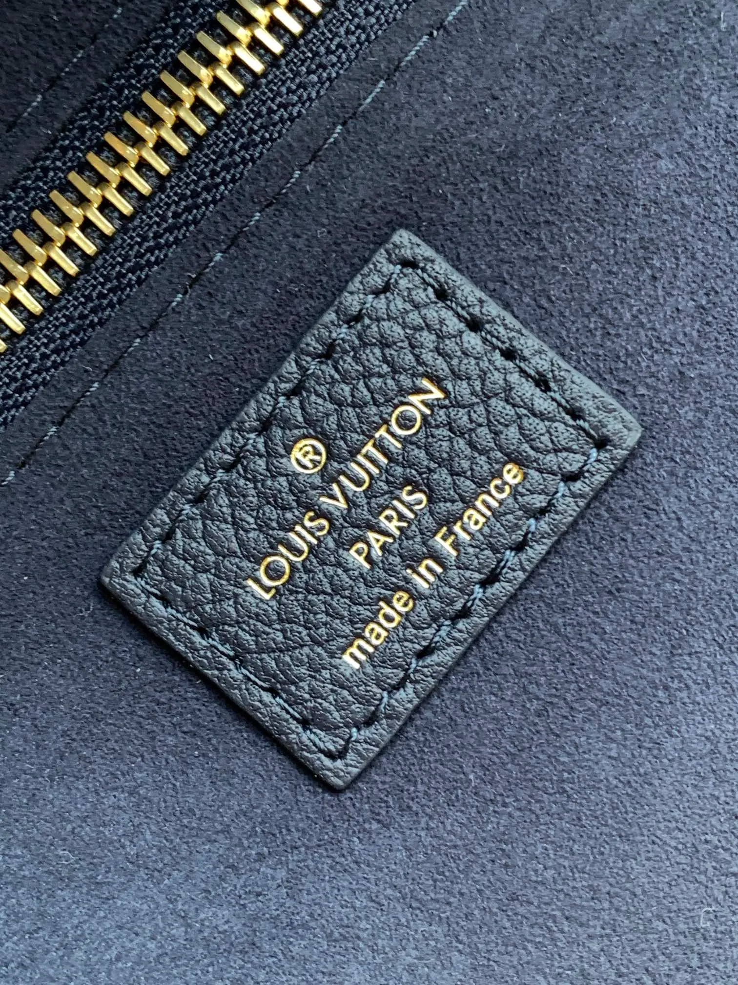 💰1180 (top layer leather) black lining top original order, M47143 blue M46482 haze blue M46599 maroon M45685 black M45684 beige M45686 gray M46516 vanilla M46514 blue gradient M46329 nude pink M45686 apricot print M46135 brown Neverfull medium shopping bag! Redesigned interior pockets feature fresh fabric linings and vintage details inspired by the archives, most notably the detachable zippered clutch, which can be used on its own as a sophisticated clutch or as an additional pocket. 32x29x17cm
