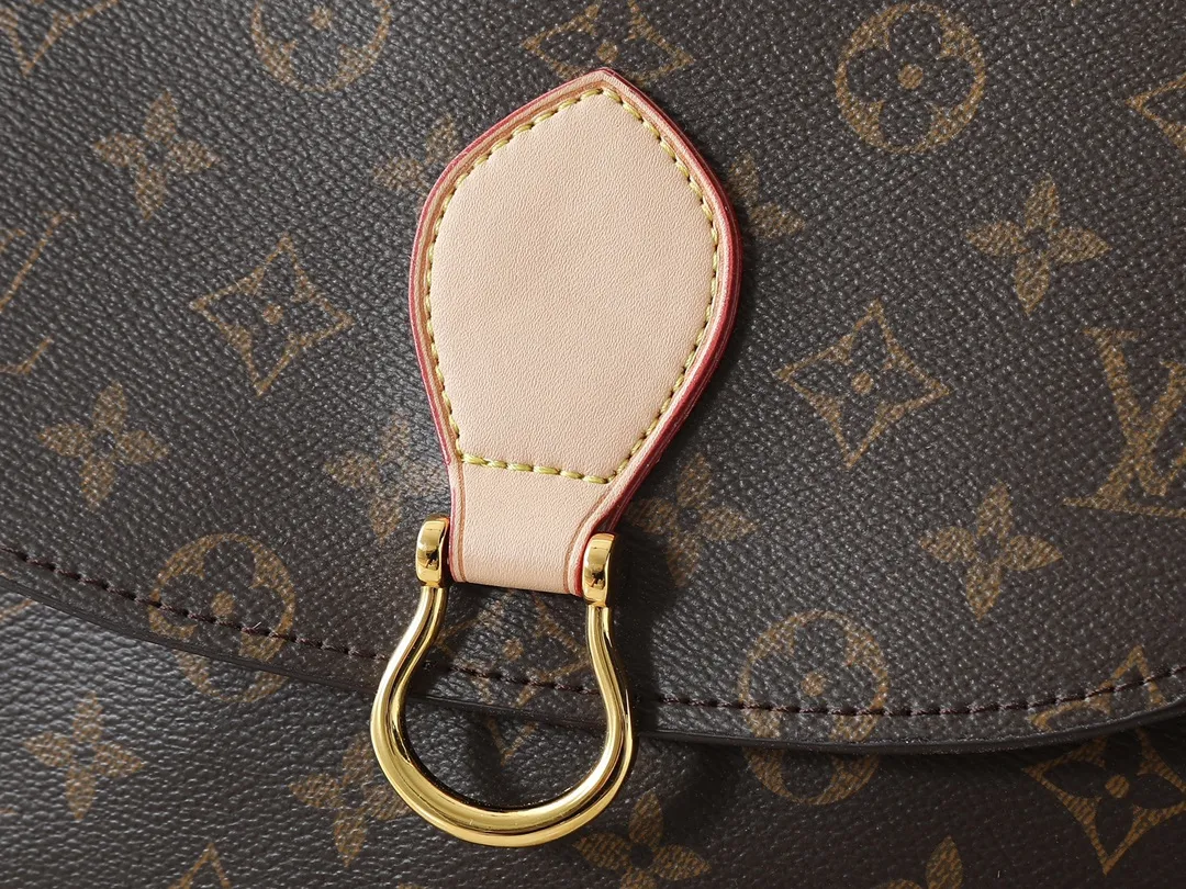 💰Large 130. Small 240💰Upgraded original version M51241 M51242 M51243 Second-hand series saddle bag large Saint The Cloud messenger bag is an ideal companion for daily life, whether for leisure or work. French Monogram canvas fabric - cross-body design with gradient lambskin cute tassels - fashionable studs and leather patches - initials can be hot-stamped on the patch in the middle - create a personalized logo - gold metal accessories - adjustable crossbody strap - magnetic flap closure, size: large 26×21×7, small 19x17x6 cm