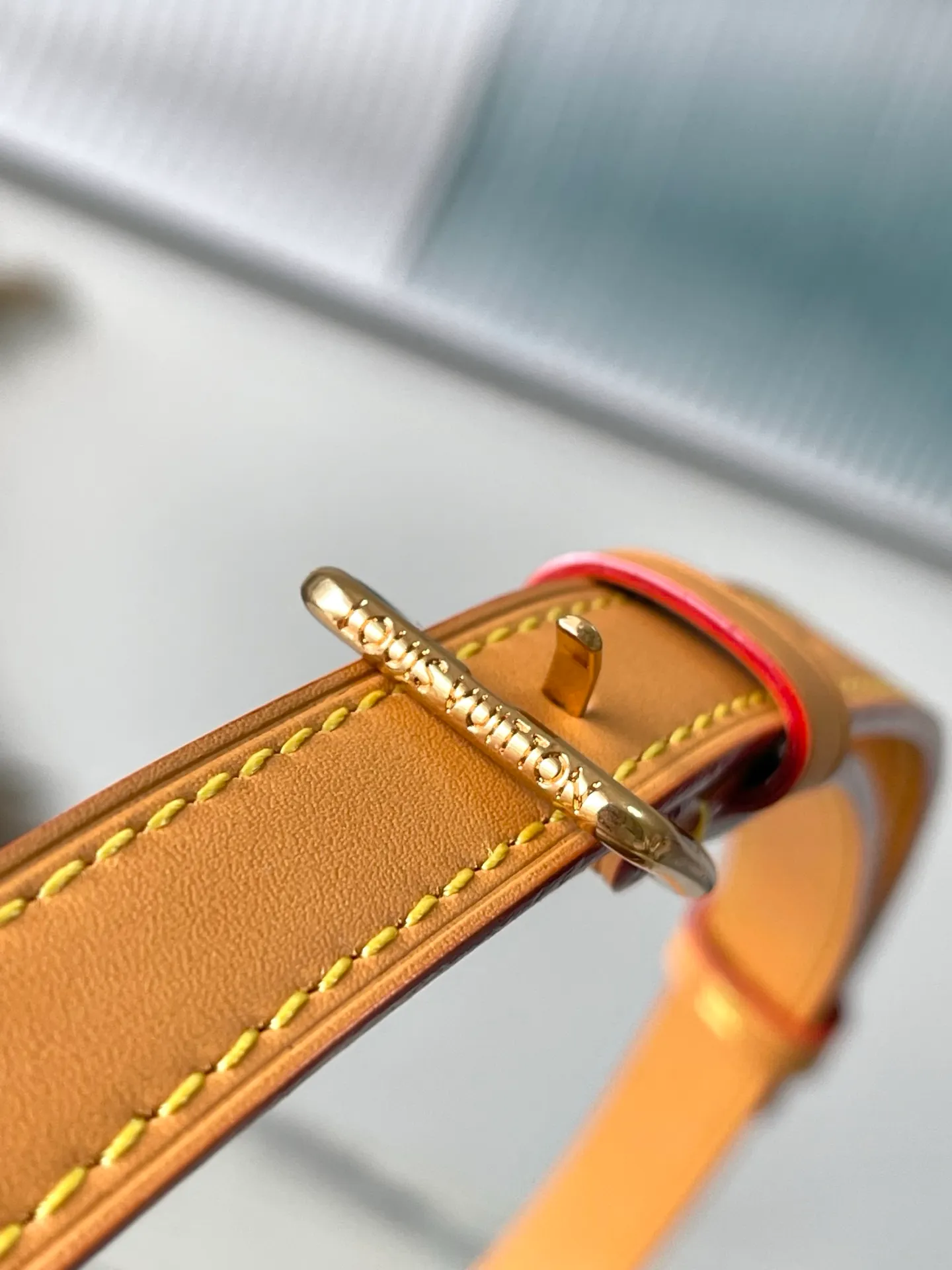 💰1000 Top Original Order M14742 This Cargo mini handbag is from the Monogram Archive series. It is made of soft Monogram coated canvas to create an urban configuration, and is finished with distressed cow leather trim and dazzling metal parts to convey a retro atmosphere. The main compartment, open front pocket and open side pockets highlight functionality, while the detachable and adjustable shoulder strap allows for shoulder or cross-body wear. Dimensions: 23 × 14 × 10 cm