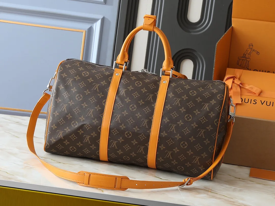💰320💰Upgraded original M46771 yellow M46775 purple M46772 blue M46769 red M46770 orange M46774 green M46773 rose red This Keepall Bandoulière 50 travel bag is made of Monogram Macassar canvas, which simultaneously renders bright colors for the side straps, nameplate, fabric lining and top leather handle. The size of your carry-on luggage hides plenty of space. 50.0 x 29.0 x 23.0 cm (length x height x width)