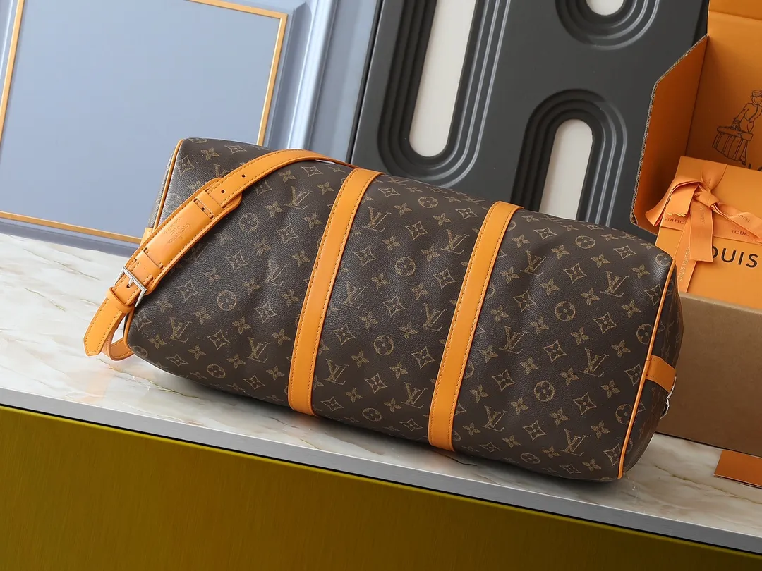 💰320💰Upgraded original M46771 yellow M46775 purple M46772 blue M46769 red M46770 orange M46774 green M46773 rose red This Keepall Bandoulière 50 travel bag is made of Monogram Macassar canvas, which simultaneously renders bright colors for the side straps, nameplate, fabric lining and top leather handle. The size of your carry-on luggage hides plenty of space. 50.0 x 29.0 x 23.0 cm (length x height x width)