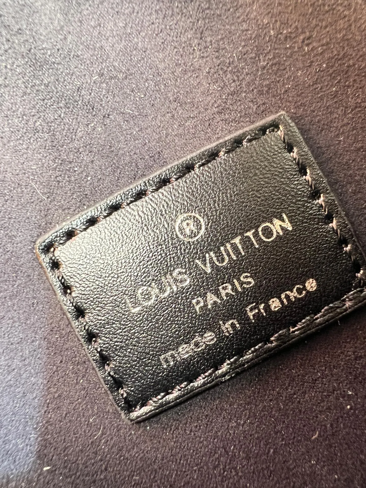 Batch 240💰Upgraded original M83566 M83300 M45985 baguette bag series new Diane handbag Diane satchel is made of Monogram Empreinte, made of the brand's iconic embossed leather. This versatile bag comes with a removable leather shoulder strap that can be worn over the shoulder or by hand, as well as a roomy removable jacquard crossbody bag with 'Louis Vuitton' printed strap. This versatile bag can be styled chic or sporty to match the overall style or mood. Dimensions: 19×10.5×6cm.