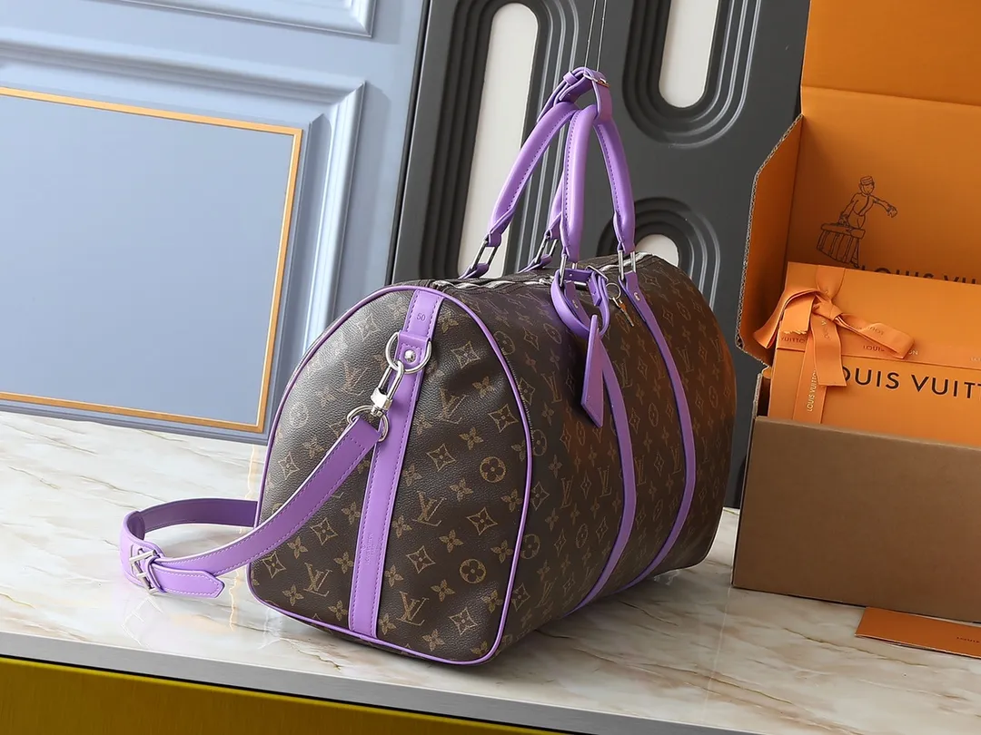 💰320💰Upgraded original M46771 yellow M46775 purple M46772 blue M46769 red M46770 orange M46774 green M46773 rose red This Keepall Bandoulière 50 travel bag is made of Monogram Macassar canvas, which simultaneously renders bright colors for the side straps, nameplate, fabric lining and top leather handle. The size of your carry-on luggage hides plenty of space. 50.0 x 29.0 x 23.0 cm (length x height x width)