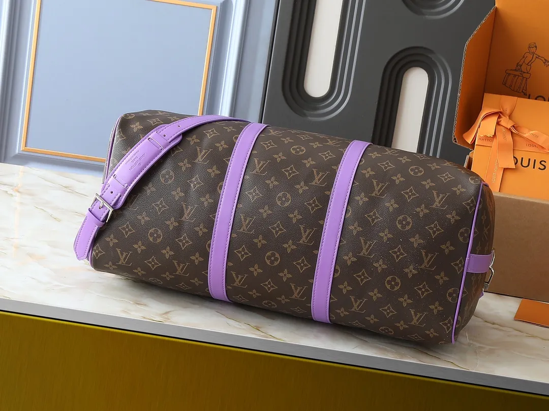💰320💰Upgraded original M46771 yellow M46775 purple M46772 blue M46769 red M46770 orange M46774 green M46773 rose red This Keepall Bandoulière 50 travel bag is made of Monogram Macassar canvas, which simultaneously renders bright colors for the side straps, nameplate, fabric lining and top leather handle. The size of your carry-on luggage hides plenty of space. 50.0 x 29.0 x 23.0 cm (length x height x width)