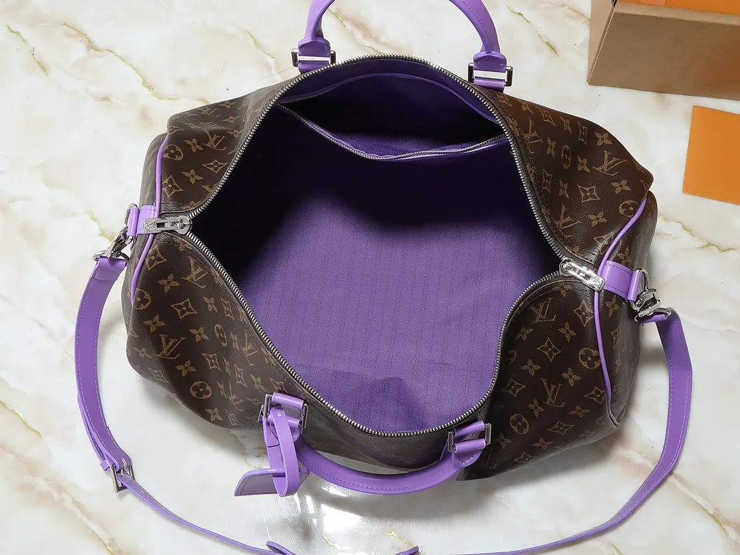 💰320💰Upgraded original M46771 yellow M46775 purple M46772 blue M46769 red M46770 orange M46774 green M46773 rose red This Keepall Bandoulière 50 travel bag is made of Monogram Macassar canvas, which simultaneously renders bright colors for the side straps, nameplate, fabric lining and top leather handle. The size of your carry-on luggage hides plenty of space. 50.0 x 29.0 x 23.0 cm (length x height x width)