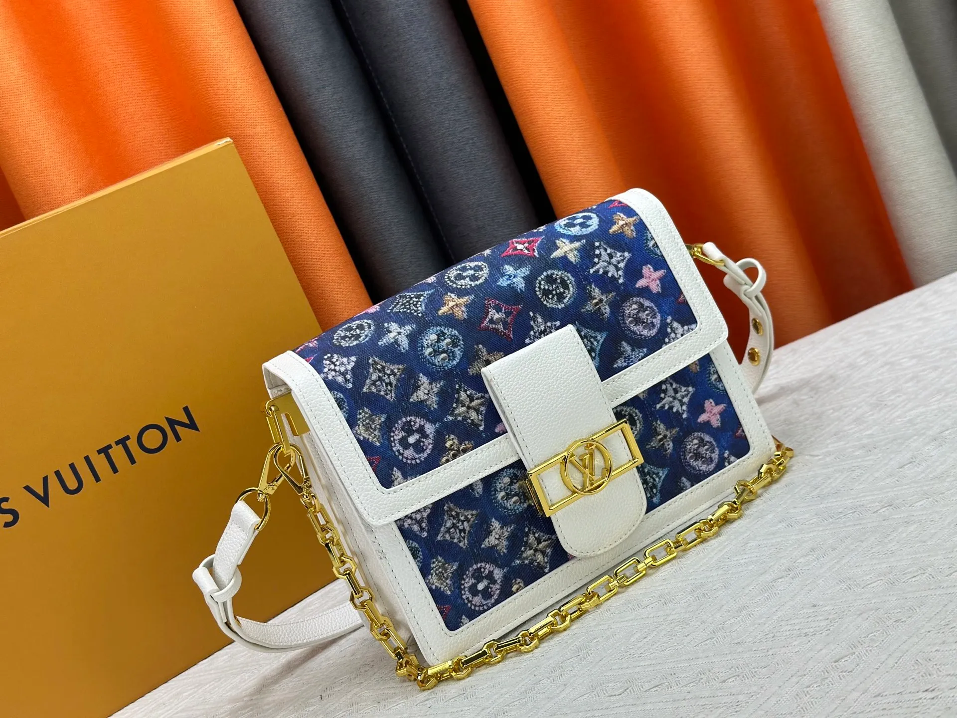 P420 New color denim upgraded version 💥Louis Vuitton 22025 early spring messenger bag M43599/44391/44580 color matching latest version shipped Métis The compact shape of the handbag exudes an elegant atmosphere. Presbyopia and cowhide, made of soft Monogram canvas, compact in size and equipped with multiple practical pockets and compartments. Large size:25x19x9cm