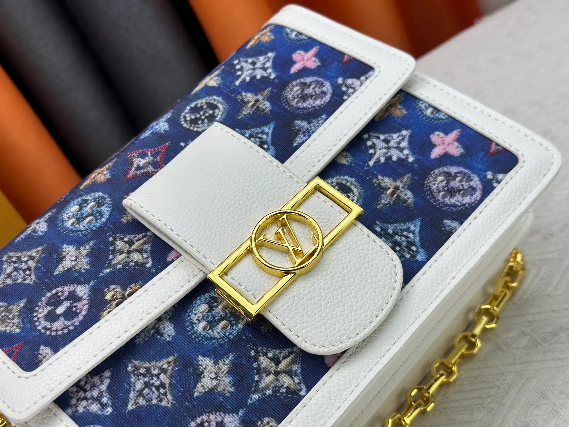 P420 New color denim upgraded version 💥Louis Vuitton 22025 early spring messenger bag M43599/44391/44580 color matching latest version shipped Métis The compact shape of the handbag exudes an elegant atmosphere. Presbyopia and cowhide, made of soft Monogram canvas, compact in size and equipped with multiple practical pockets and compartments. Large size:25x19x9cm