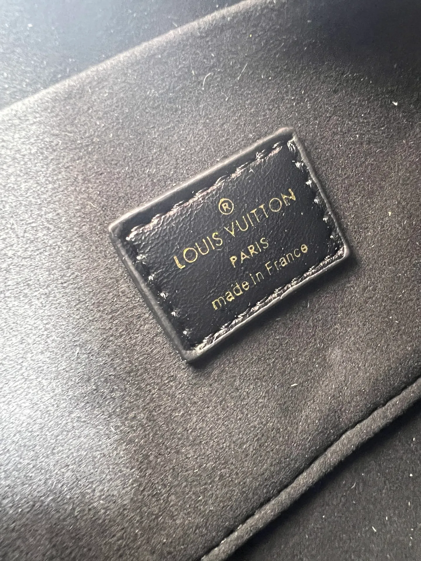 Batch 340💰Upgraded original M58953 M46234 M14291 Speedy Bandoulière 20 handbag is made of soft coated canvas, with the full-length Monogram pattern traced in colorful rainbow tones, highlighting the smart style of the Louis Vuitton x Murakami reissue series. The Toron handle and detachable shoulder strap are constructed of cow leather, the metal corners recall classic luggage elements, and the bow-shaped key bag and padlock add brand touches. Dimensions: 20.5 x 13.5 x 12.0 cm (length x height x width)