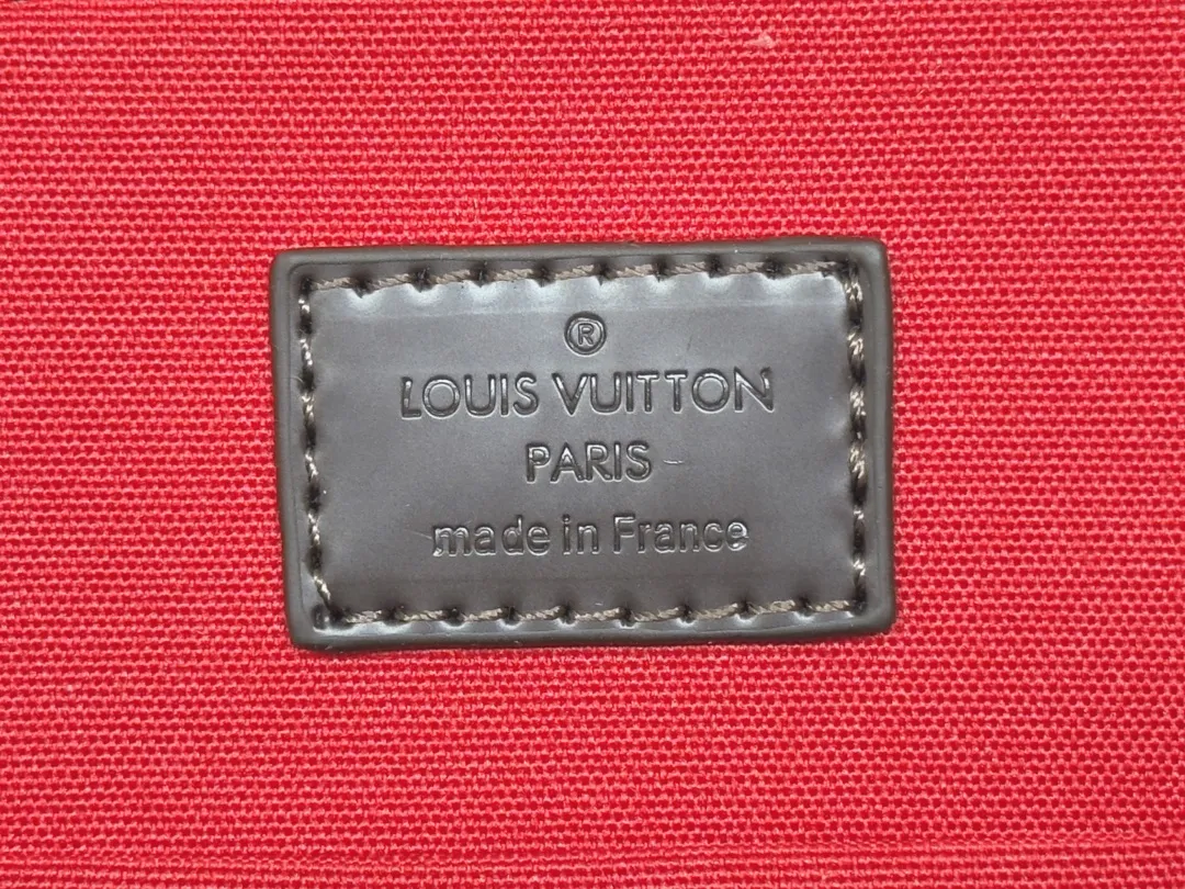 p Large 280💰Small 260💰Upgraded from the original M53151 M53152 presbyopic N41221 Feige presbyopic black leather This is one of Louis Vuitton's iconic handbags with the stiffest design structure. Its prototype is a piece designed by Gaston Vuitton and named after the Alma Bridge, which connects two adjacent fashionable districts in Paris. Signature Monogram canvas gives it a classic feel. Size: small 25 x 19 x 12, large 32x24x15cm (length x height x width)
