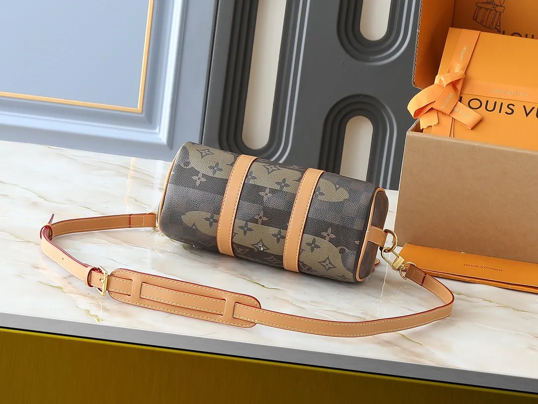💰240💰Upgraded original M13935 gradient rainbow, black and white three-color N40770 brown grid M15428 old flower M46271 black flower M20900 M46249 This handbag condenses the classic silhouette of the Keepall travel bag. It is made of Monogram embossed Taurillon leather. The compact configuration is suitable for storing small items such as mobile phones and wallets. With its clever use of leather handles and detachable shoulder strap, it's easy to carry with you in trendy style. Detailed features Dimensions: 25✘15✘11 cm