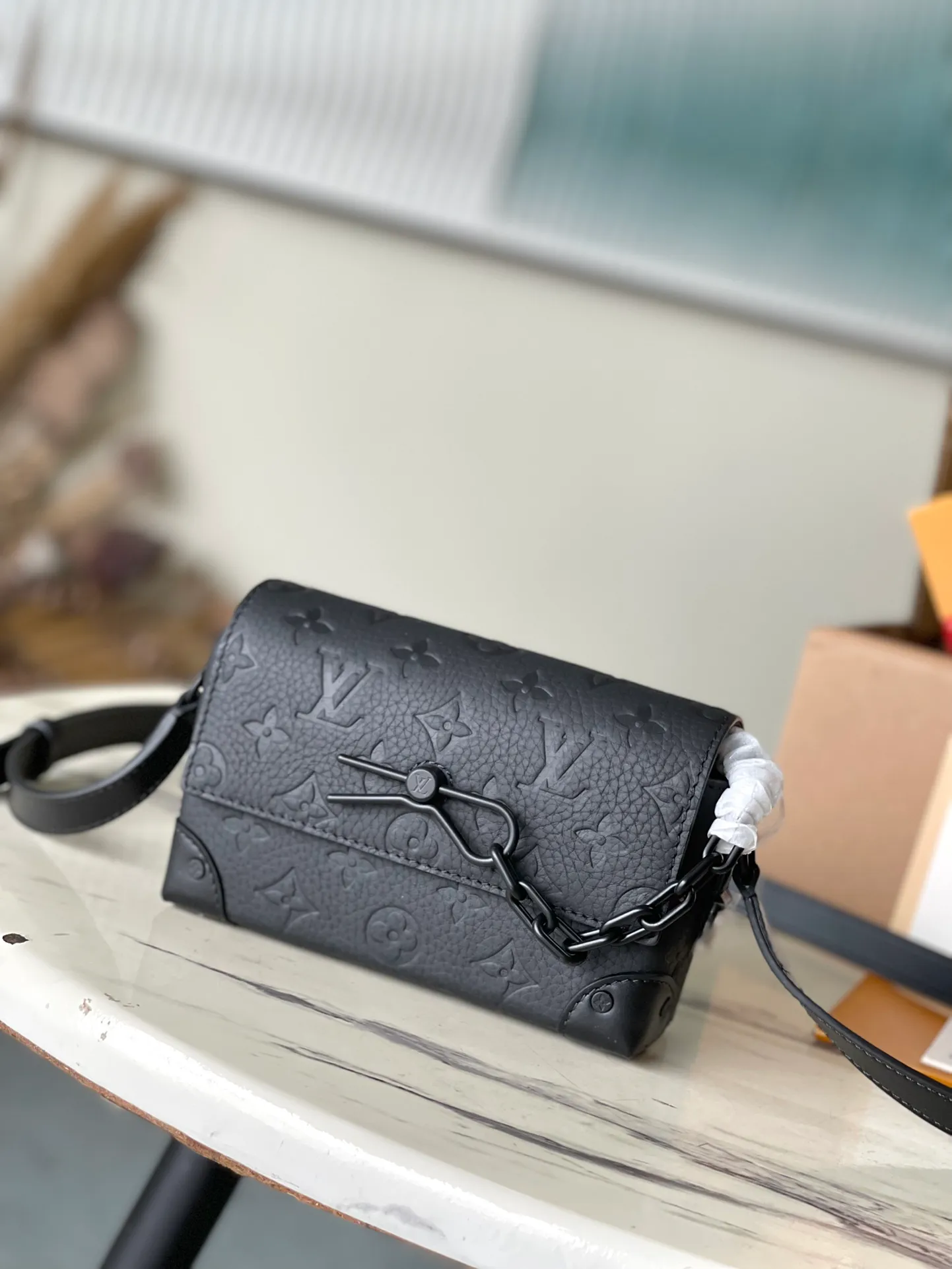 💰880 (top layer leather) top original order M81746, support counter inspection, duty-free goods photos taken are consistent with the product without unpacking. This product is an exclusive duty-free product in the market and is the highest-end product. Inspection is supported. This product has passed strict inspection and is flawless. Please wear gloves when touching the product. This product is not returnable or exchangeable. Please confirm the product first and then remove the label on the handle. This product is temporarily not open to the public, only regular customers, and is in short supply. Dimensions: 18 x 11 x 6.5 cm