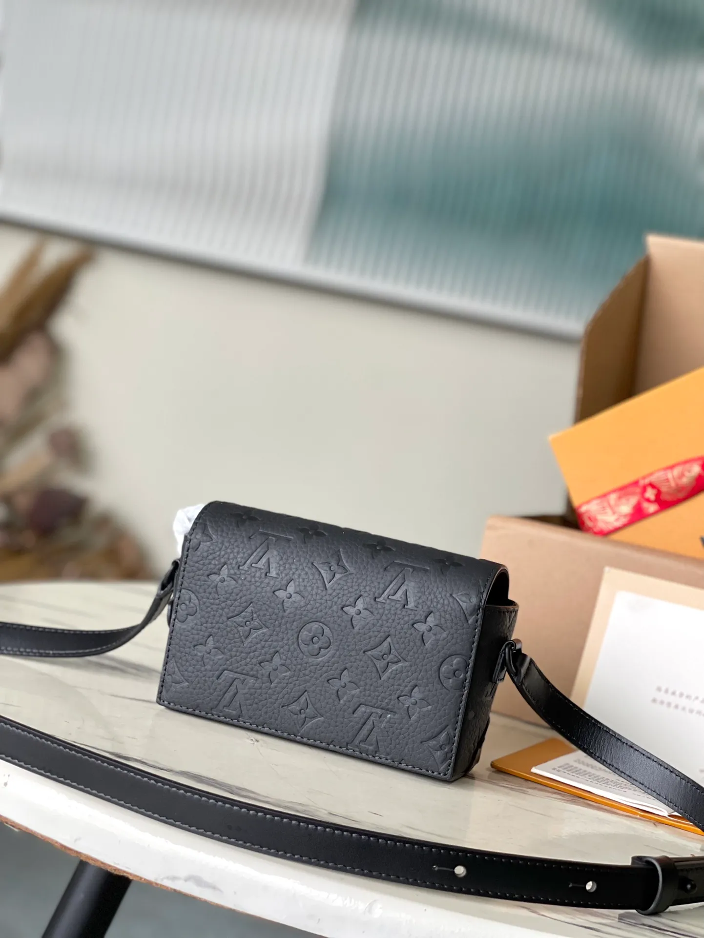 💰880 (top layer leather) top original order M81746, support counter inspection, duty-free goods photos taken are consistent with the product without unpacking. This product is an exclusive duty-free product in the market and is the highest-end product. Inspection is supported. This product has passed strict inspection and is flawless. Please wear gloves when touching the product. This product is not returnable or exchangeable. Please confirm the product first and then remove the label on the handle. This product is temporarily not open to the public, only regular customers, and is in short supply. Dimensions: 18 x 11 x 6.5 cm