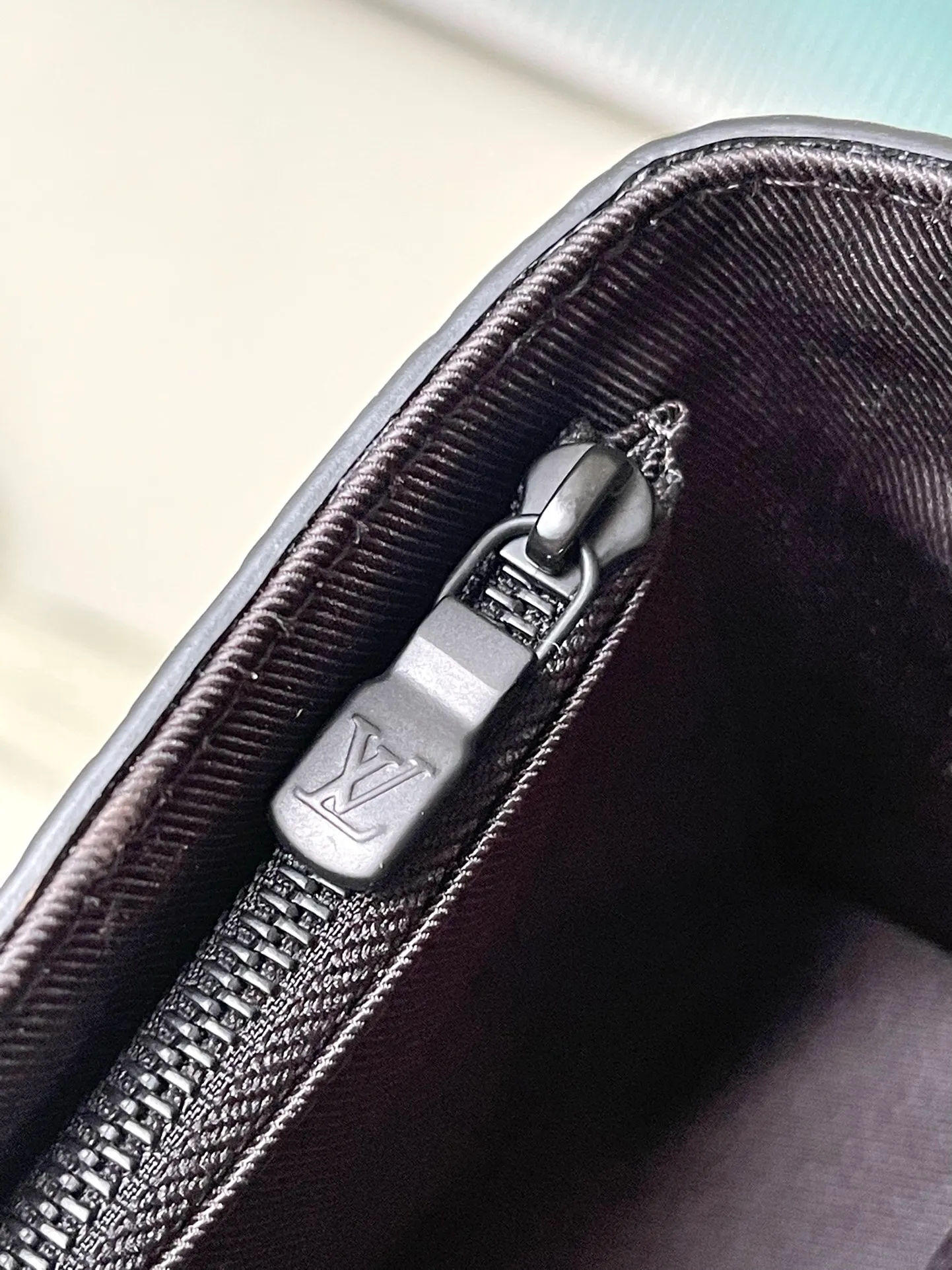 💰880 (top layer leather) top original order M81746, support counter inspection, duty-free goods photos taken are consistent with the product without unpacking. This product is an exclusive duty-free product in the market and is the highest-end product. Inspection is supported. This product has passed strict inspection and is flawless. Please wear gloves when touching the product. This product is not returnable or exchangeable. Please confirm the product first and then remove the label on the handle. This product is temporarily not open to the public, only regular customers, and is in short supply. Dimensions: 18 x 11 x 6.5 cm