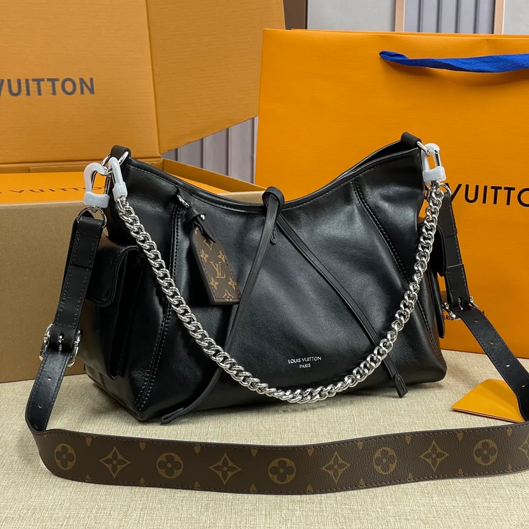 [Upgraded version] P560💰 Comes with complete packaging💕M24861 CarrvAll Dark small handbag is made of soft sheep leather to create a fashionable and lazy silhouette, adding eye-catching appearance to the 2024 spring and summer show style. The polished metal parts and the tactile micro-wrinkle texture complement each other. Ample space can accommodate a variety of daily necessities, making it a good travel companion. Size: 33.5*23*15