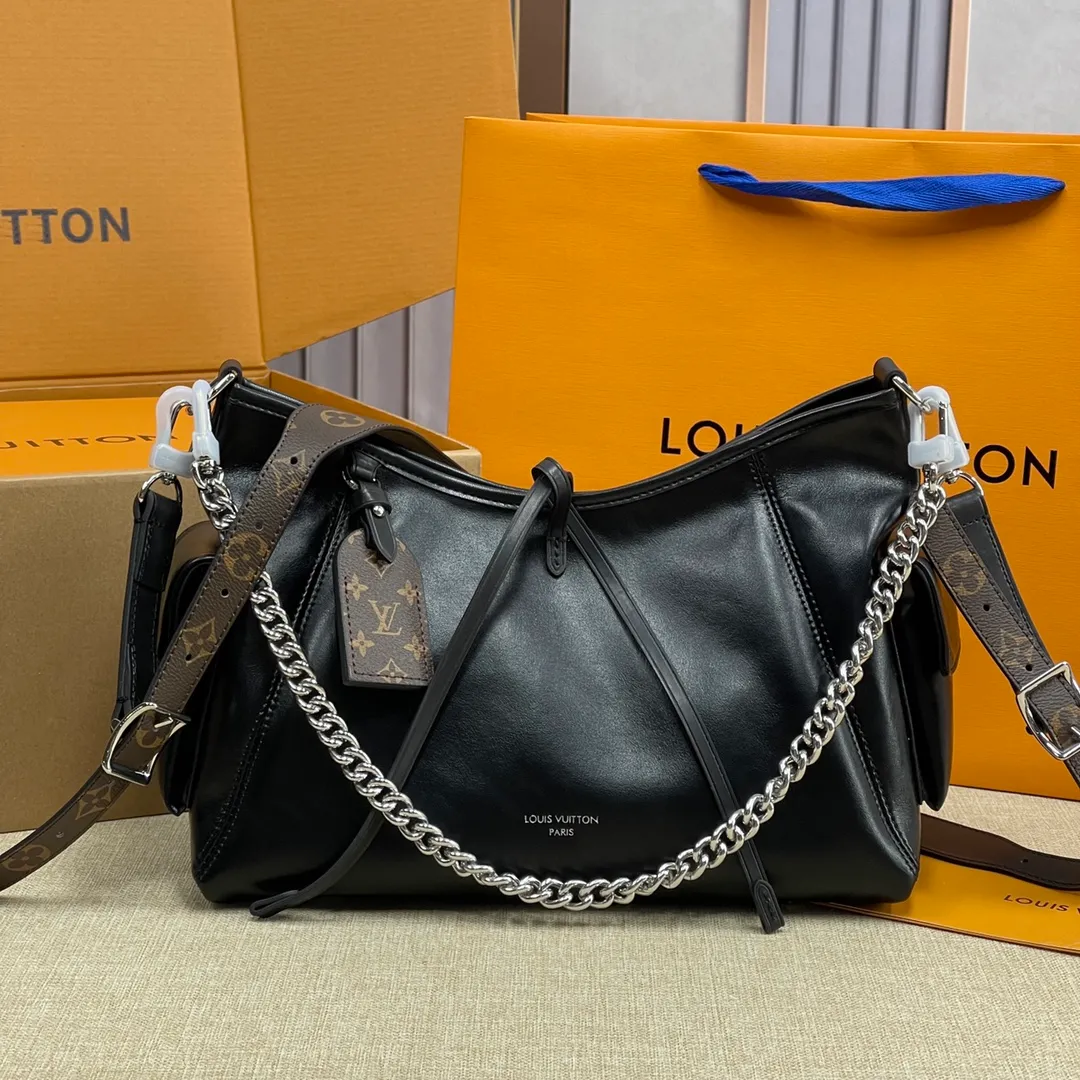 [Upgraded version] P560💰 Comes with complete packaging💕M24861 CarrvAll Dark small handbag is made of soft sheep leather to create a fashionable and lazy silhouette, adding eye-catching appearance to the 2024 spring and summer show style. The polished metal parts and the tactile micro-wrinkle texture complement each other. Ample space can accommodate a variety of daily necessities, making it a good travel companion. Size: 33.5*23*15