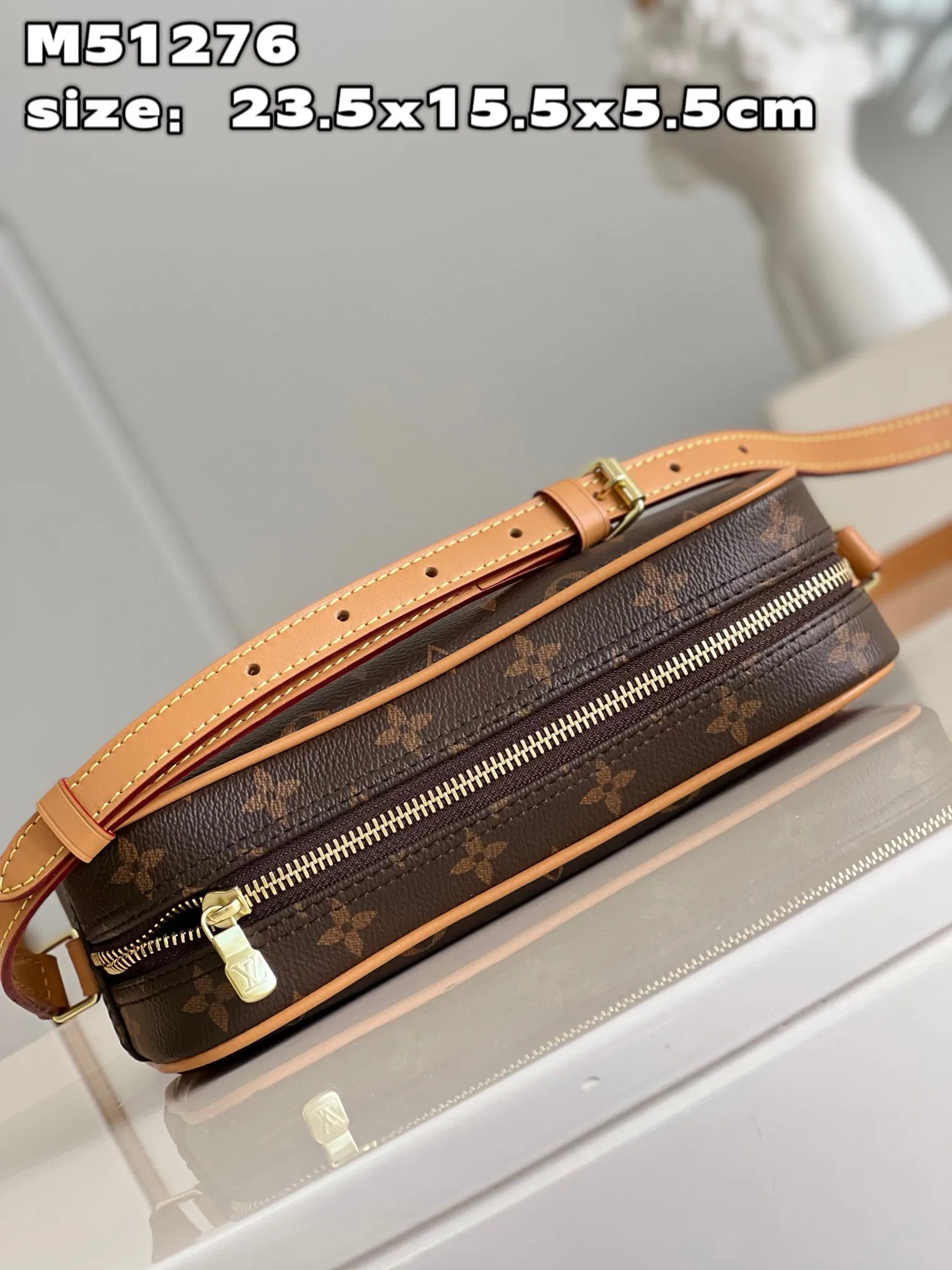 💰800 Top original order [Exclusive real shot M51276 Presbyopia] Small second-hand camera bag, crossbody bag, unisex, classic Monogram canvas with yellow leather trim, calm and elegant, one outside open pocket, zipper side pocket inside, adjustable shoulder strap to switch freely at any time, sufficient capacity for daily use! Size 23.5*15.5*5.5cm