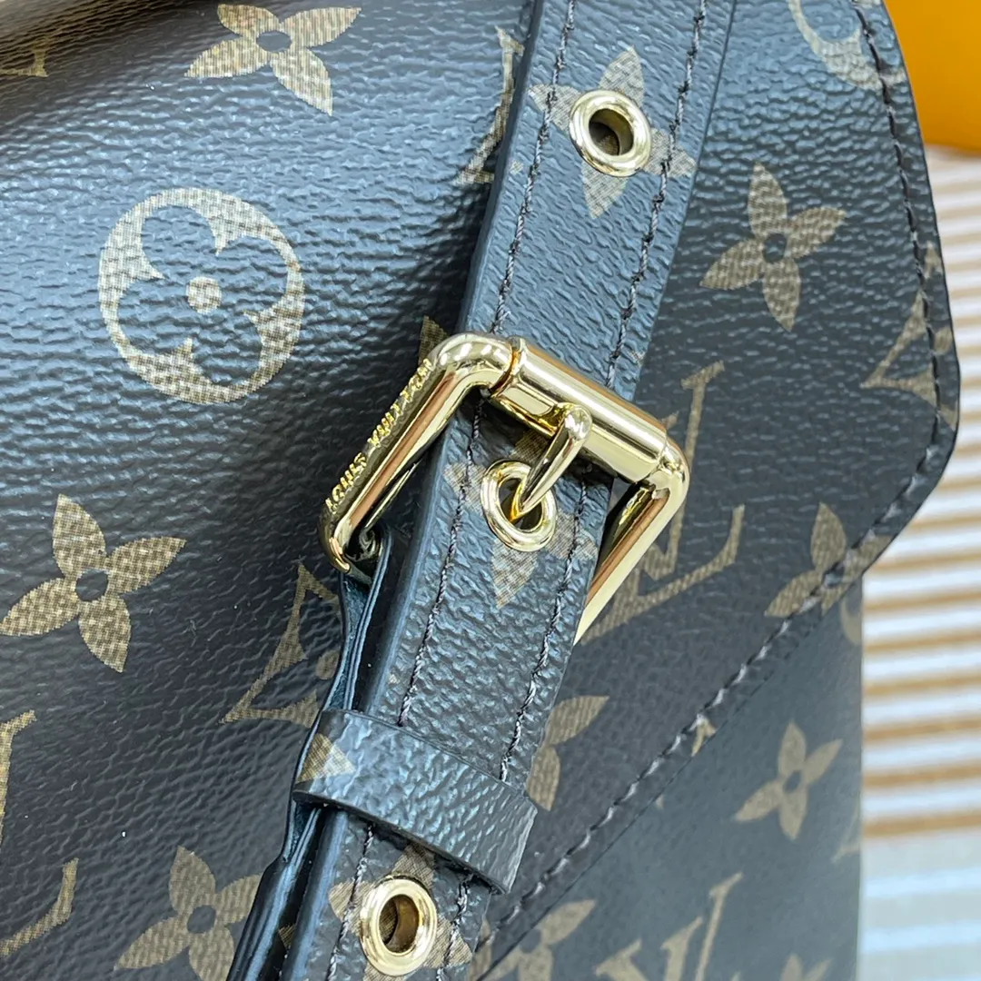 [Upgraded version] P640🐶Upgraded version. High quality. Semi-steel hardware. ❣️With complete packaging⚜️M44875 presbyopia. The latest version is shipped. The compact shape of the Métis handbag exudes elegance. Made of soft Monogram canvas, compact size with many practical pockets and compartments Dimensions: 25 x 19 x 9 cm