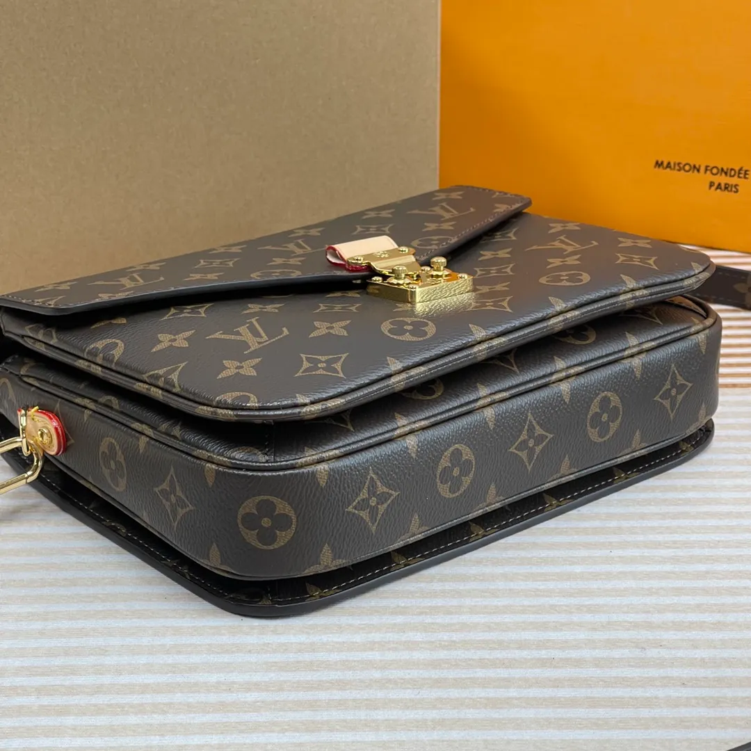 [Upgraded version] P640🐶Upgraded version. High quality. Semi-steel hardware. ❣️With complete packaging⚜️M44875 presbyopia. The latest version is shipped. The compact shape of the Métis handbag exudes elegance. Made of soft Monogram canvas, compact size with many practical pockets and compartments Dimensions: 25 x 19 x 9 cm