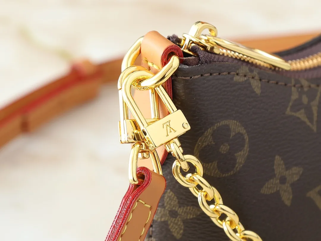 💰200💰Upgraded original M25519 presbyopic mini croissant bag NANO BOULOGNE croissant handbag The Boulogne handbag is made of classic Monogram canvas, equipped with double zippers and a spacious inner patch pocket that can accommodate an iPhone 12 Pro mobile phone. The adjustable shoulder strap allows it to be worn cross-body or over the shoulder, and can be removed to transform into a small chain bag or clutch. Dimensions: 20 x 14 x 6 cm