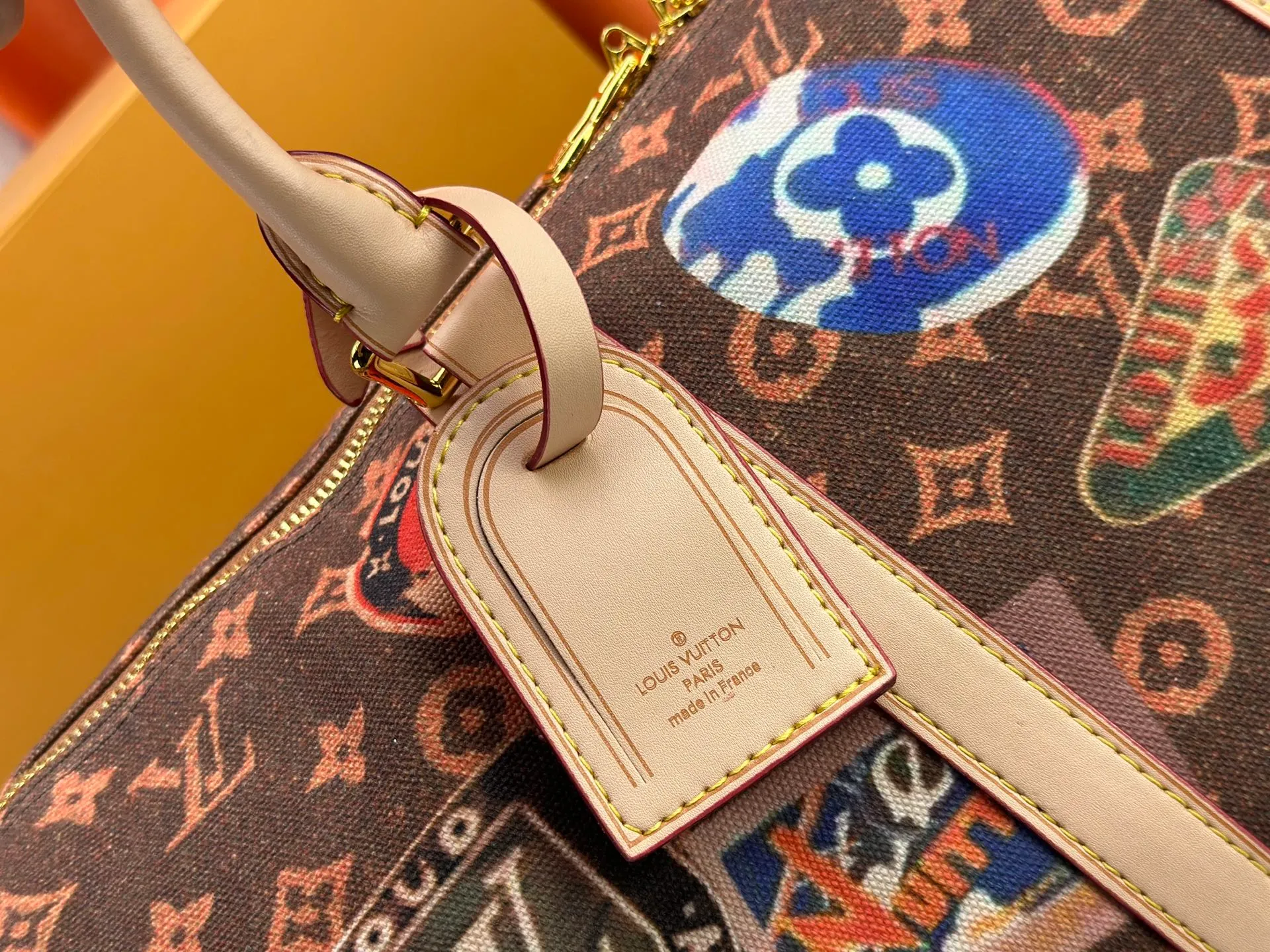 P360 M41418 M14736 This model is "Kipol 45" sewn with a single piece of canvas. The Louis Vuitton travel sticker pack creates a gorgeous vibe and is perfect for any traveler. The leather trimming that further enhances the retro-style charm is also attractive. The optional carry-on bag (which varies by airline and device used) features two top handles and removable and adjustable shoulder straps for multiple carrying options.  45,0