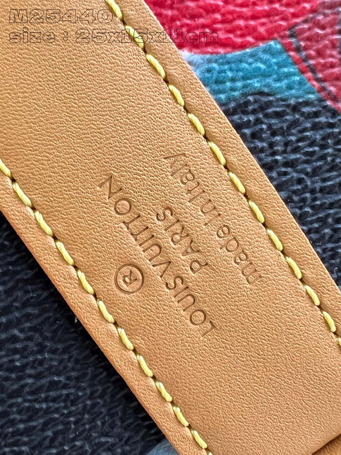 💰960 top original order [Exclusive real shot M25440] This Keepall Bandoulière 25 handbag condenses the classic Keepall travel bag design, using Monogram Surfin’ canvas created by Pharrell Williams to interpret urban style. The complex pattern combines colorful summer elements with a tropical and retro feel. The detachable shoulder strap and rolled leather handle allow for multiple carrying methods. 25 x 15 x 11 cm (length x height x width)