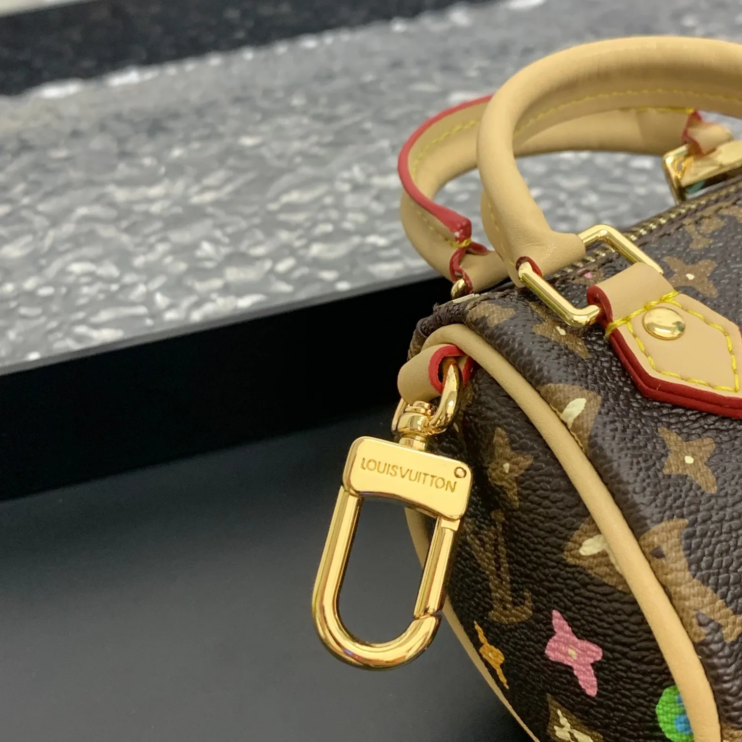 💰200 shipped😍 MINI KEEPALL bag charm and keychain ☀️Louis Vuitton Louis Vuitton lv mini pillow bag pendant ☀️This Mini Keepall bag charm and keychain condenses the classic handbag configuration, boldly showing the spirit of adventure. Monogram canvas with LV inscribed hook buckle, whether hung on a belt or handbag, its zipper closure and built-in keychain ensure secure storage
