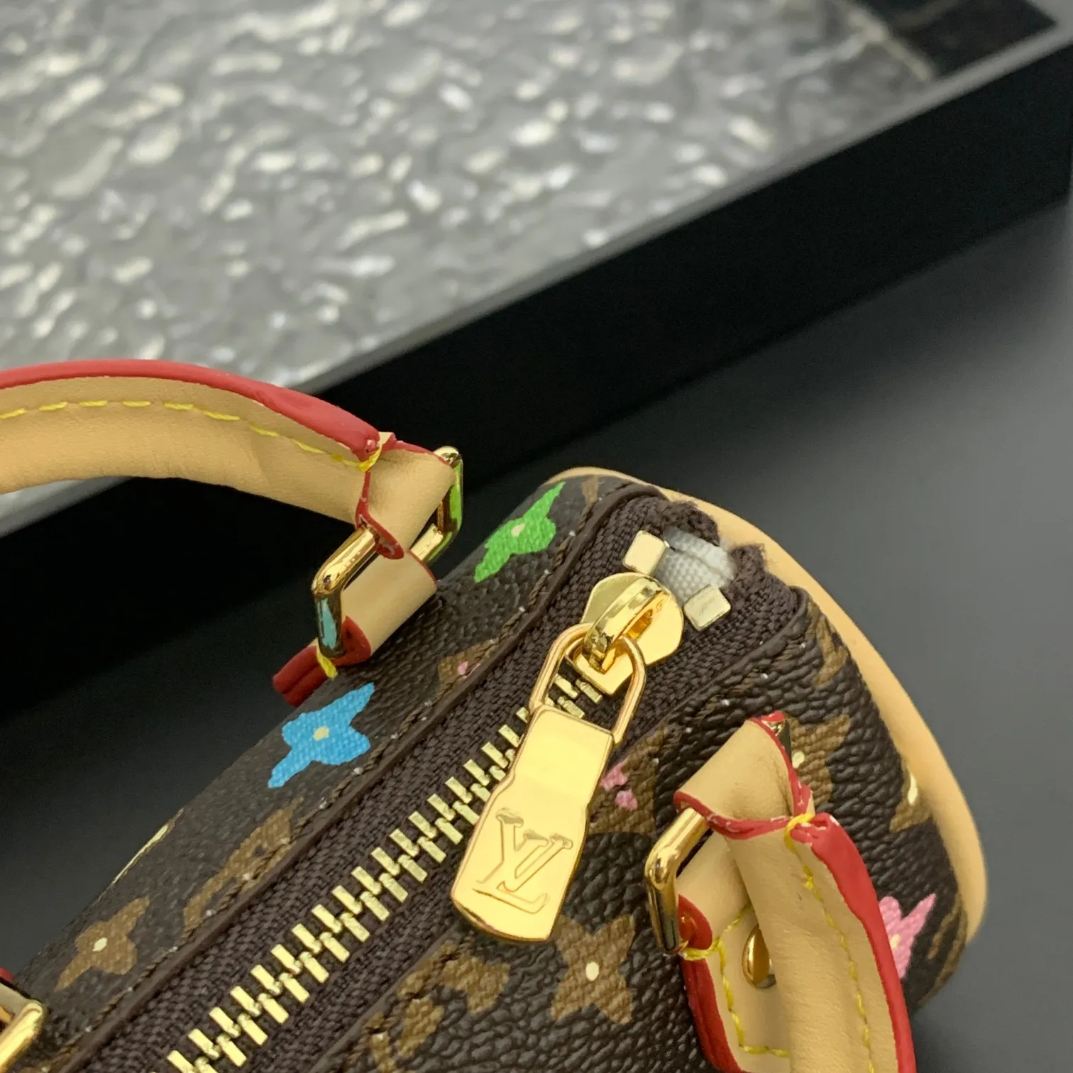 💰200 shipped😍 MINI KEEPALL bag charm and keychain ☀️Louis Vuitton Louis Vuitton lv mini pillow bag pendant ☀️This Mini Keepall bag charm and keychain condenses the classic handbag configuration, boldly showing the spirit of adventure. Monogram canvas with LV inscribed hook buckle, whether hung on a belt or handbag, its zipper closure and built-in keychain ensure secure storage