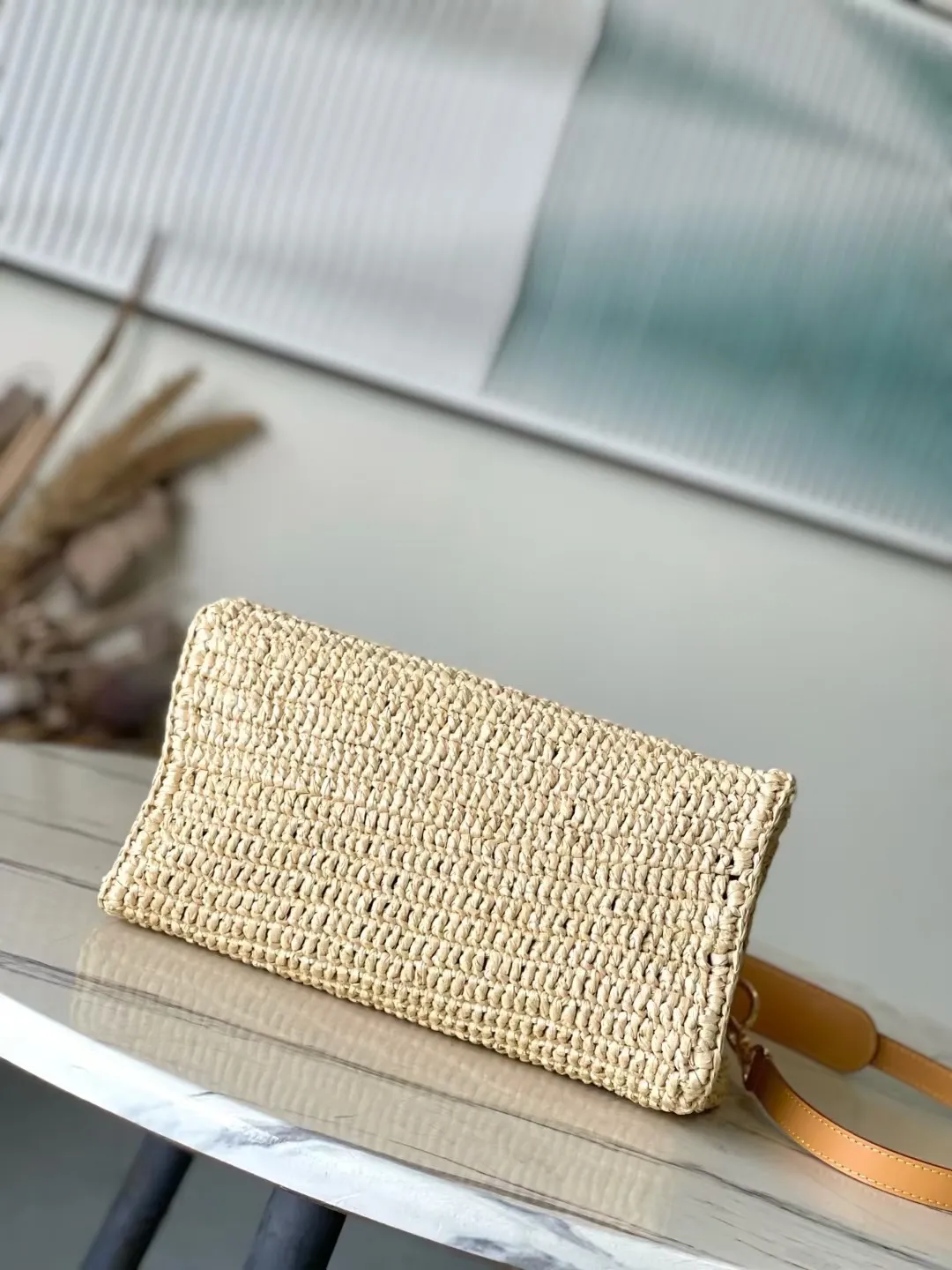 💰1480 Top original order M14457 This Speedy 30 Bandouliere handbag is made of raffia, using exquisite craftsmanship to give each finished product a unique style, and then uses distressed cow leather to add a retro charm. The LV lettering is embroidered in a corner of the front, and the top handle and detachable and adjustable shoulder strap allow for flexible carrying. Dimensions: 34 × 22 × 19 cm