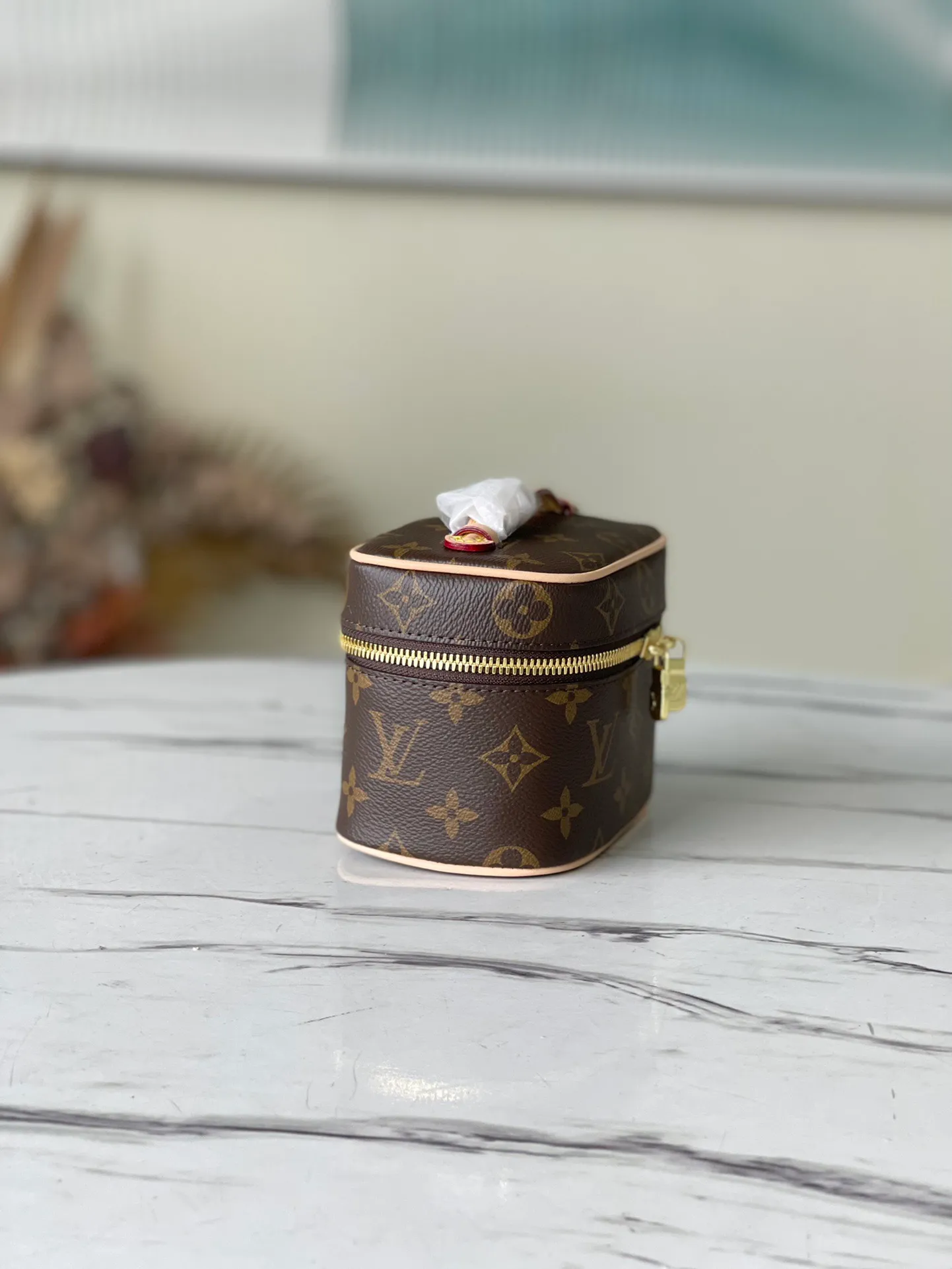 💰700 Top original order M44936 mini This MINI cosmetic bag has a generous appearance, sufficient capacity, and the fabric is soft-touch canvas. Features a large double zipper opening for easy access to items. Ideal for fashion lovers. Size:16x11.5x10cm
