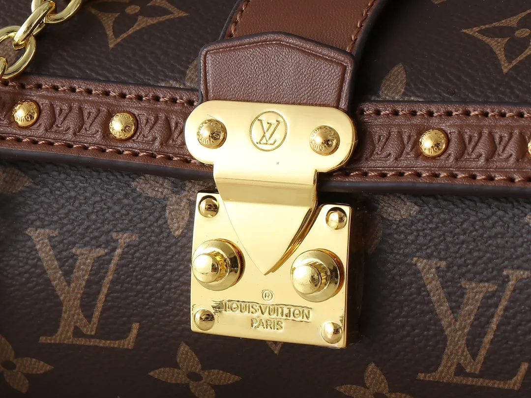💰260💰Upgraded original M57835 presbyopic barrel bag Papillon BB handbag prefall 2021 autumn and winter series new Papillon trunk toile monogram handbag selects Monogram leather with Monogram print, reproducing the classic Papillon handbag silhouette in a pocket size. Removable jacquard shoulder strap delivers a sporty feel Dimensions: 20 x 10 x 10 cm