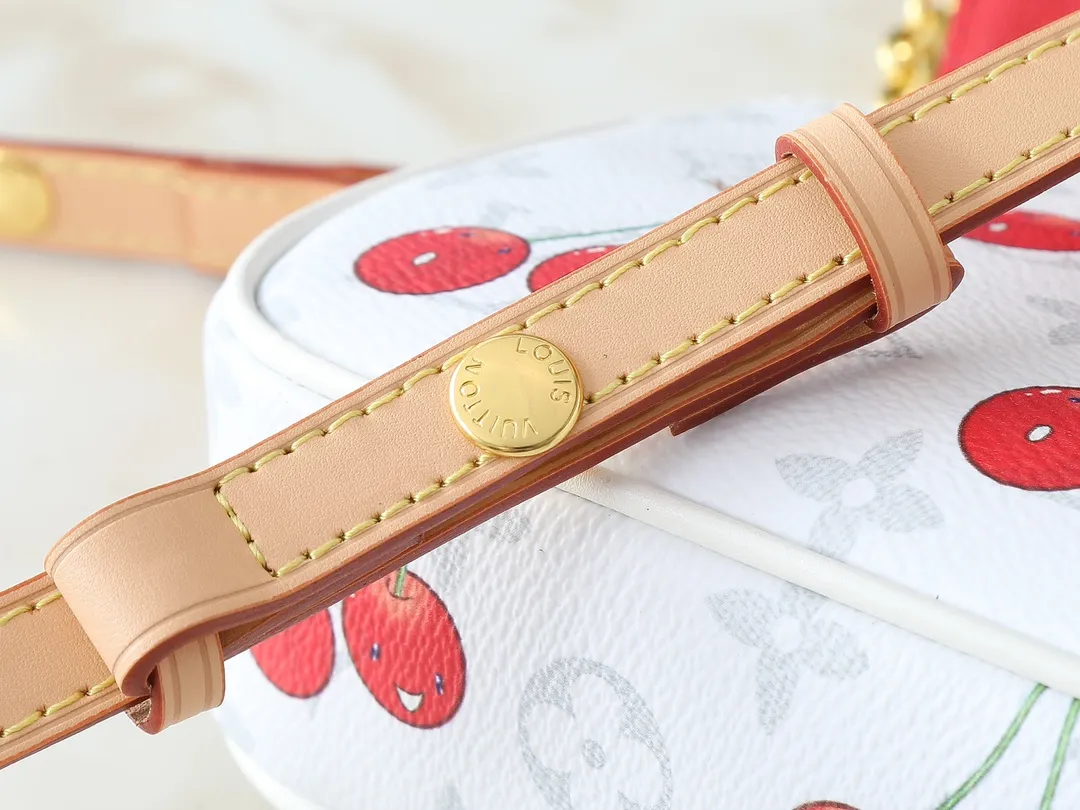 💰200💰Upgraded original version [Official latest version matching color] Cherry chain bag armpit bag exclusive sticker LV M14239 M14231 M11299 beige M12778 gray flower M81992 M82110 presbyopic M81911 Wallet on Chain Ivy handbag with large Monogram Empreinte grain leather surface embossed Patterns add a trendy touch to everyday outings and evening occasions. Cleverly using a short chain and a detachable and adjustable leather shoulder strap, it can be worn handheld, on the shoulder, or as a crossbody. Detailed features 23.5 x 12 x 4.3 cm (length x height x width)