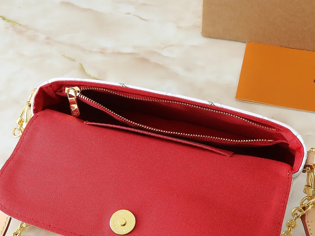 💰200💰Upgraded original version [Official latest version matching color] Cherry chain bag armpit bag exclusive sticker LV M14239 M14231 M11299 beige M12778 gray flower M81992 M82110 presbyopic M81911 Wallet on Chain Ivy handbag with large Monogram Empreinte grain leather surface embossed Patterns add a trendy touch to everyday outings and evening occasions. Cleverly using a short chain and a detachable and adjustable leather shoulder strap, it can be worn handheld, on the shoulder, or as a crossbody. Detailed features 23.5 x 12 x 4.3 cm (length x height x width)