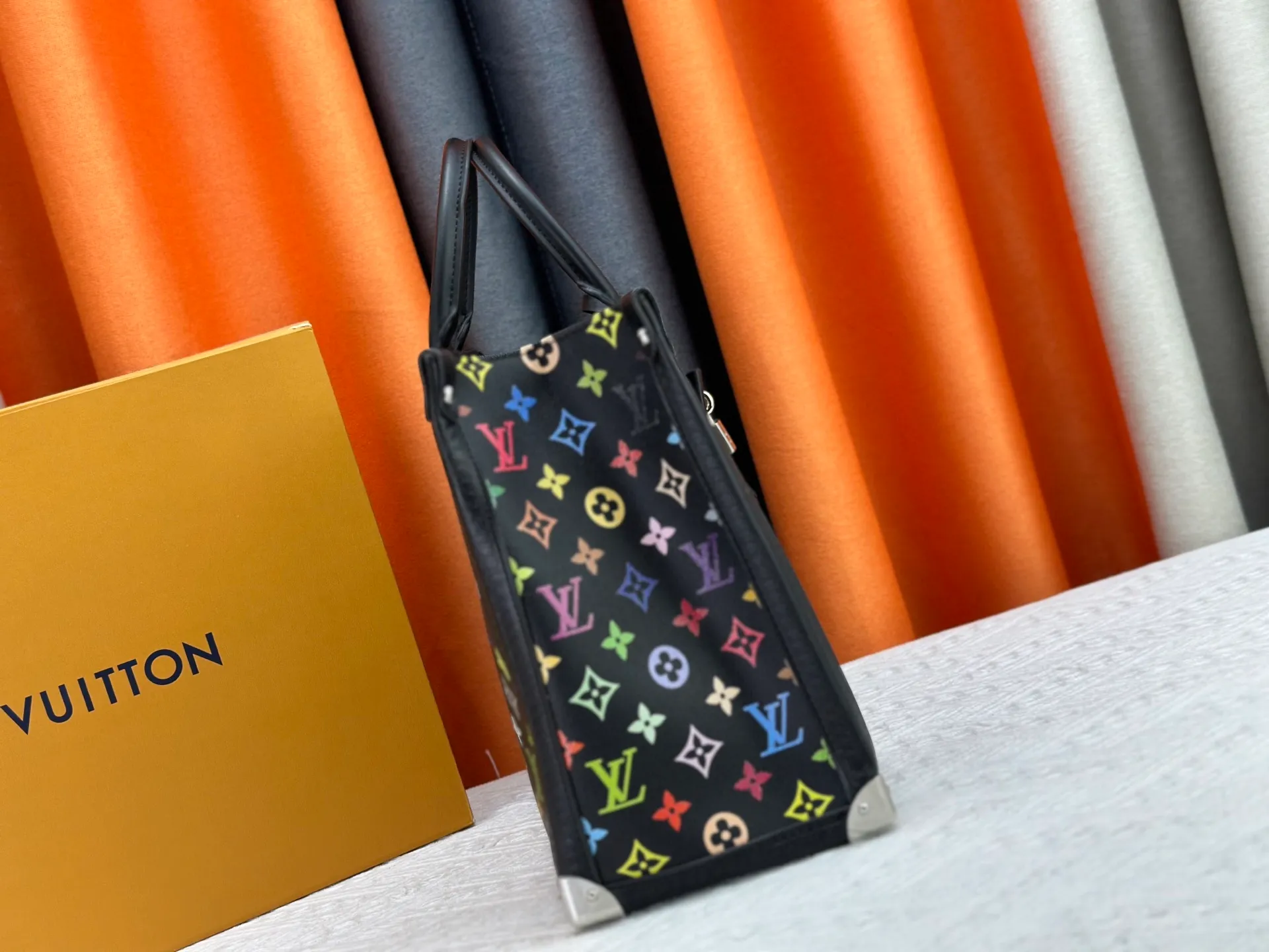 P340 M13079 New white three-color lv Louis Vuitton women's shoulder bag Murakami co-branded tote bag size 34