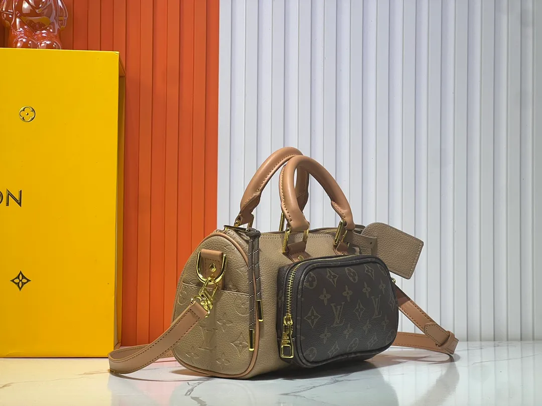 Batch 280💰Upgraded original M12627 khaki presbyopia, black grass green 46271 black flower This Keepall Bandoulière 25 handbag is made of grain leather with suede details and distressed metal parts. The Monogram canvas outer bag is opened with a cord zipper puller, making it easy to access and place your belongings. Removable and adjustable leather shoulder strap provides comfortable shoulder carrying experience. Length, height and width: 25x15x11cm