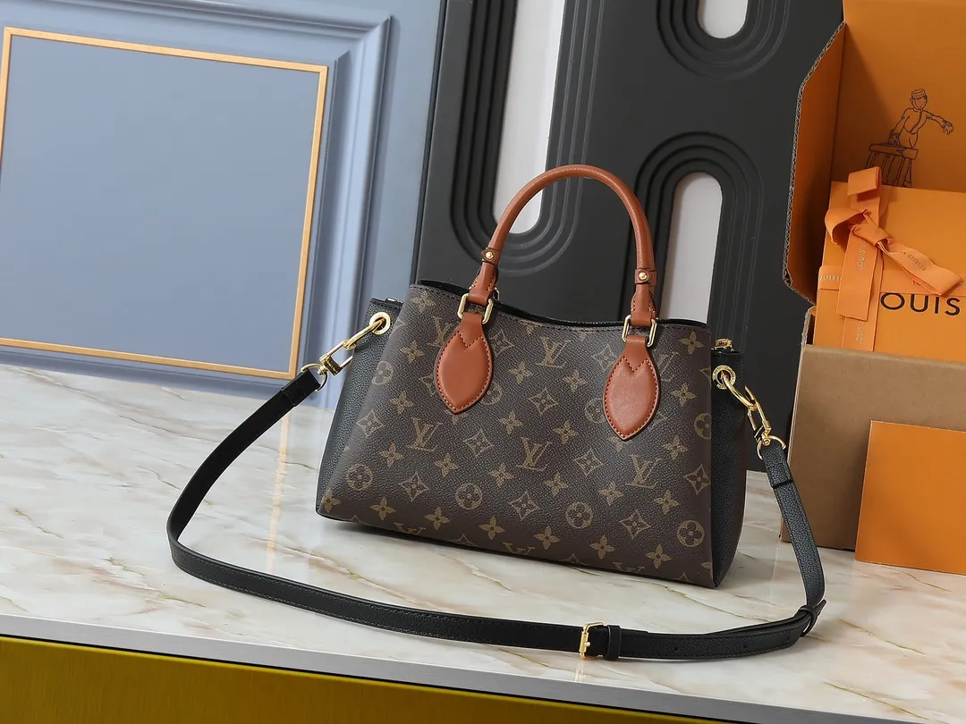 💰Large 150. Small 280💰Upgraded original M46508 M46507 black, off-white, latest model in 2025. This model is made of Monogram canvas with zipper design. The handbag is from the current season. It is made of cow leather to create a soft and ample storage space. It is equipped with leather handles, leather and detachable shoulder straps. It can be switched between handbag, elbow and crossbody. Length, height and width Large size: 36✘25✘15 Small size: 26✘20✘10