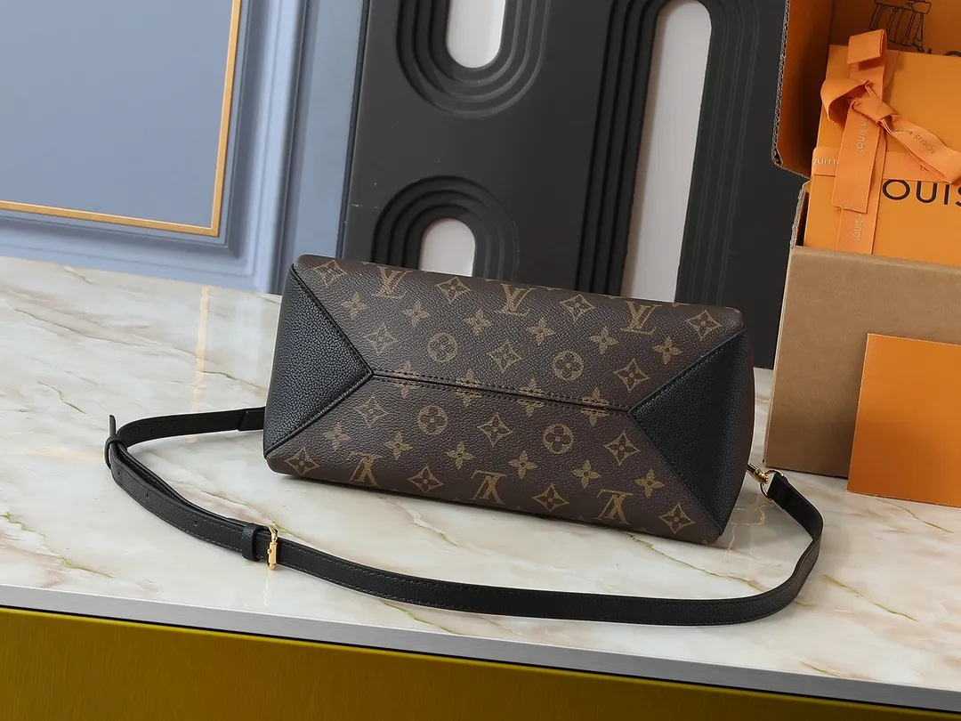 💰Large 150. Small 280💰Upgraded original M46508 M46507 black, off-white, latest model in 2025. This model is made of Monogram canvas with zipper design. The handbag is from the current season. It is made of cow leather to create a soft and ample storage space. It is equipped with leather handles, leather and detachable shoulder straps. It can be switched between handbag, elbow and crossbody. Length, height and width Large size: 36✘25✘15 Small size: 26✘20✘10