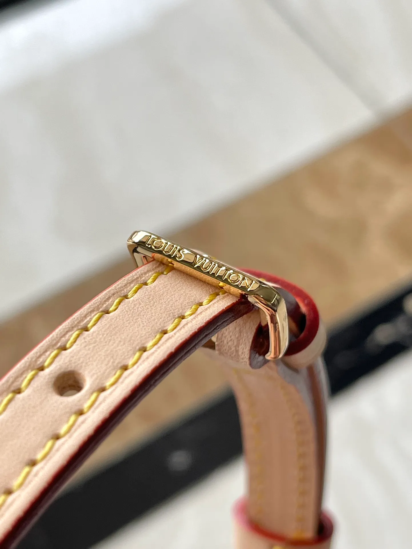 💰1100 Top Original Order M83453 This Nano Noé handbag condenses the classic structure of the Noé handbag, using Monogram jacquard fabric to trace the tweed texture, and then outlines the leather trim at the bottom. A removable lace-up metal chain serves as a handle, while a drawstring closure and removable and adjustable shoulder strap complete the details. Dimensions: 13 x 16 x 10 cm (length x height x width)