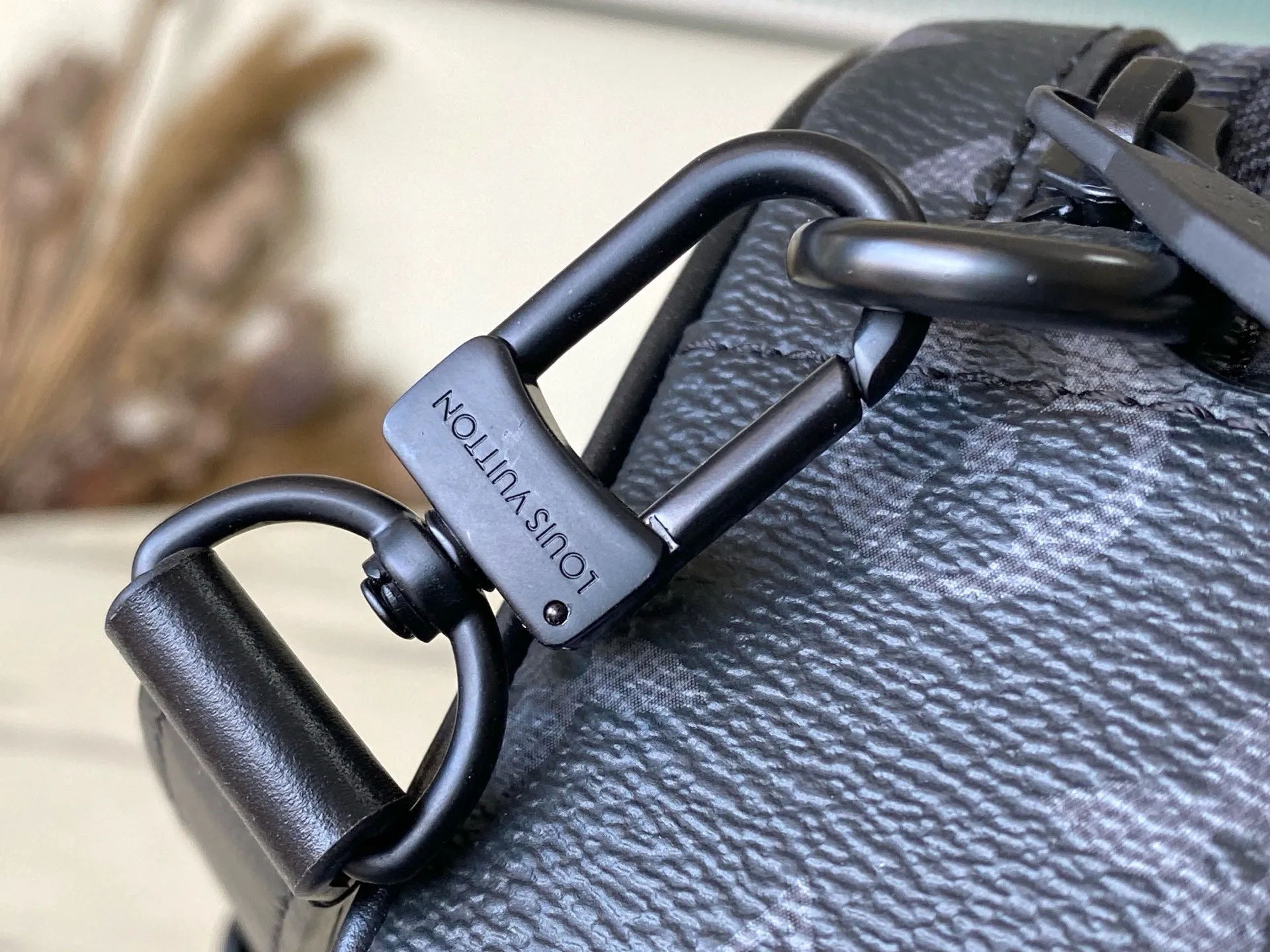 💰900 Top Original Order M14253 This Trocadero mini handbag is made of Monogram Eclipse coated canvas, with cow leather trim and dark metal parts, showing a calm style. Open the zipper to reveal a compact interior, and the interior patch pockets are designed with functional considerations in mind. Removable and adjustable shoulder strap for comfortable shoulder carry. Dimensions: 20 × 13 × 6.5 cm