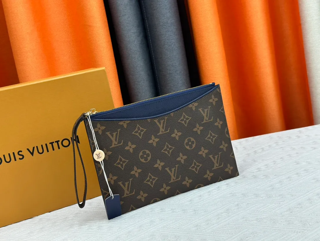 P 120 M60910, actual photo This handbag is exquisitely crafted. The Pallas handbag combines classic Monogram canvas with bright colors to create a pleasing effect. It holds an iPad mini for the ultimate feminine look and fits easily into most Louis Vuitton shoulder bags and tote styles. Carry loop with bright gold-tone brass hardware, calfskin lining, 6 credit card slots and a contrasting external patch pocket. Dimensions: 24x17,